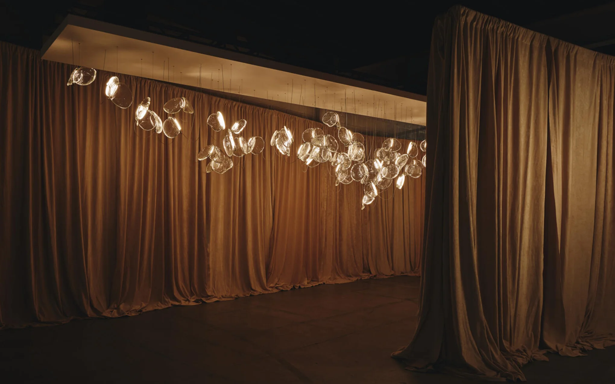 141 Random chandelier - Image 41