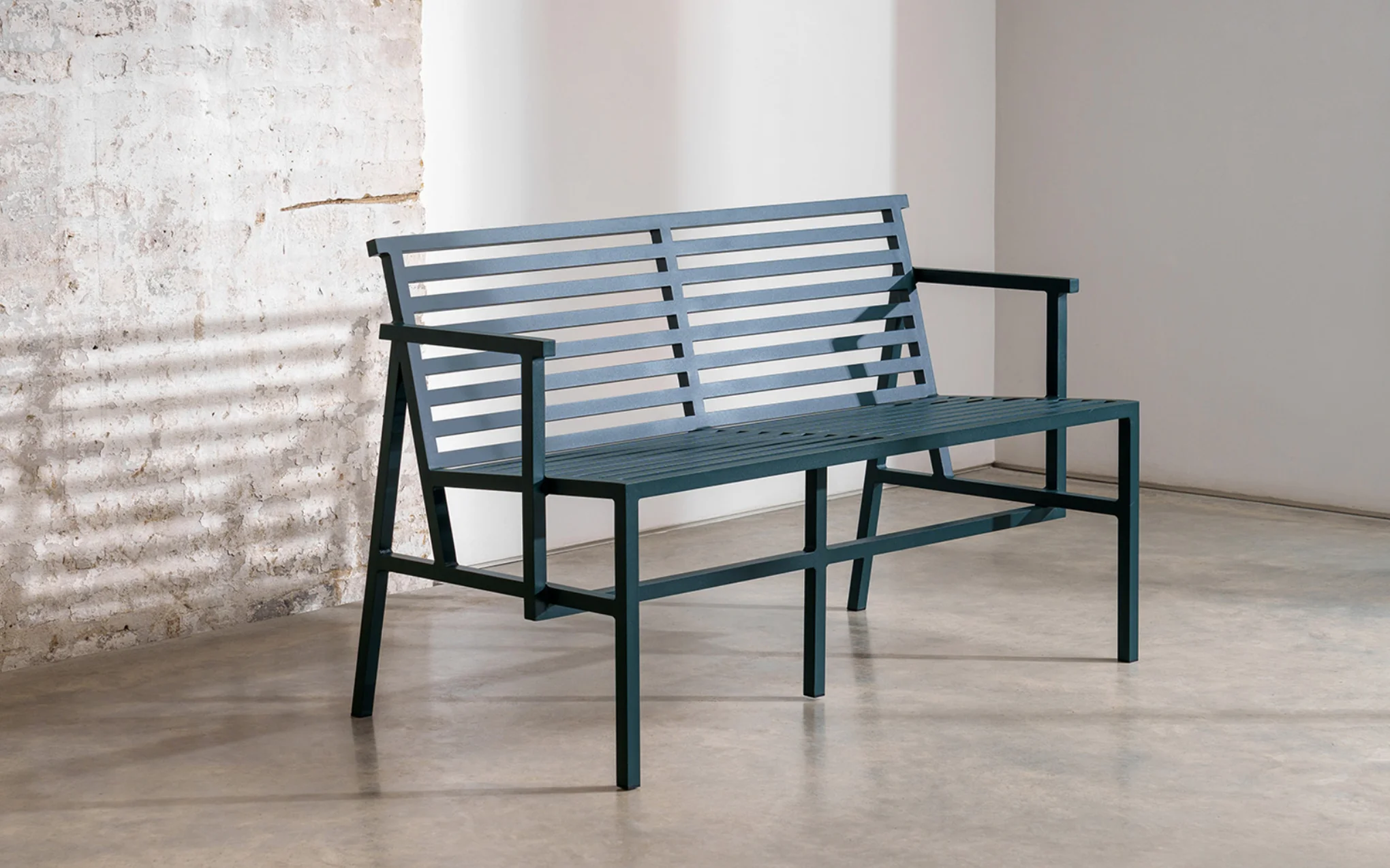 19 Outdoors dining bench - Image 10