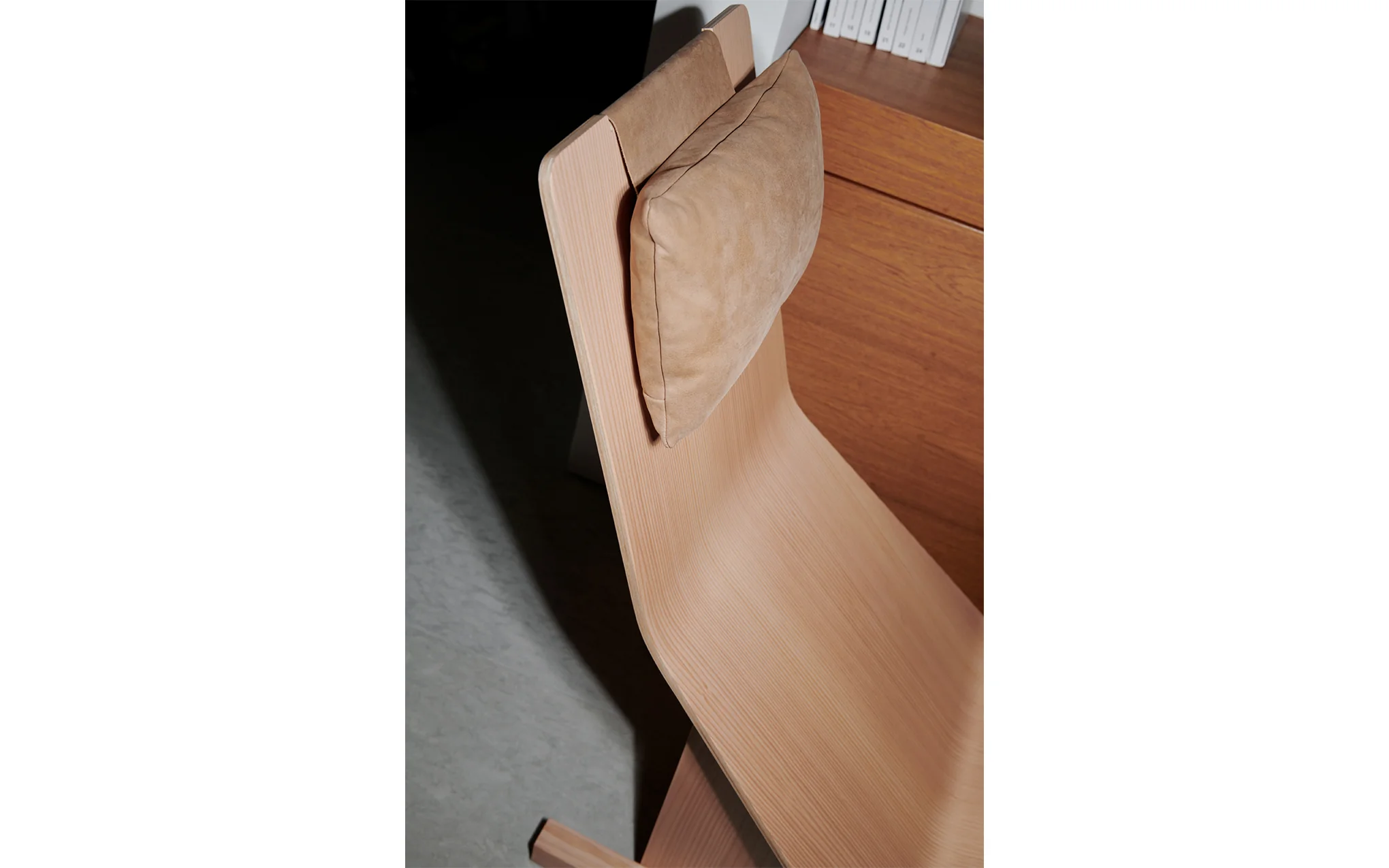 4PM chaise - Image 8