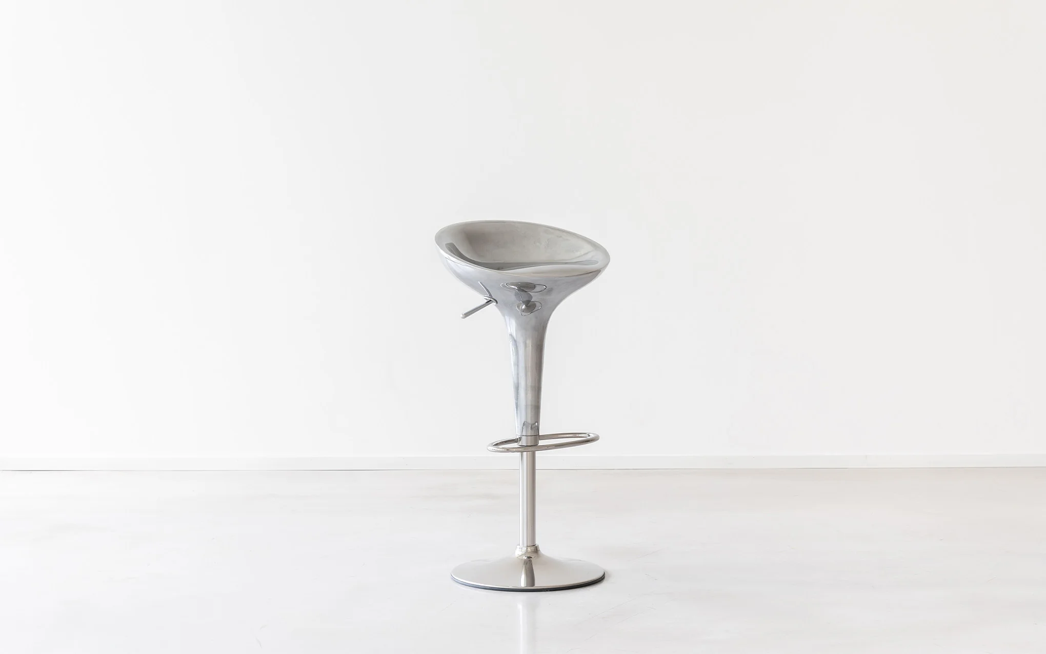 AI Bombo bar stool - Image 3