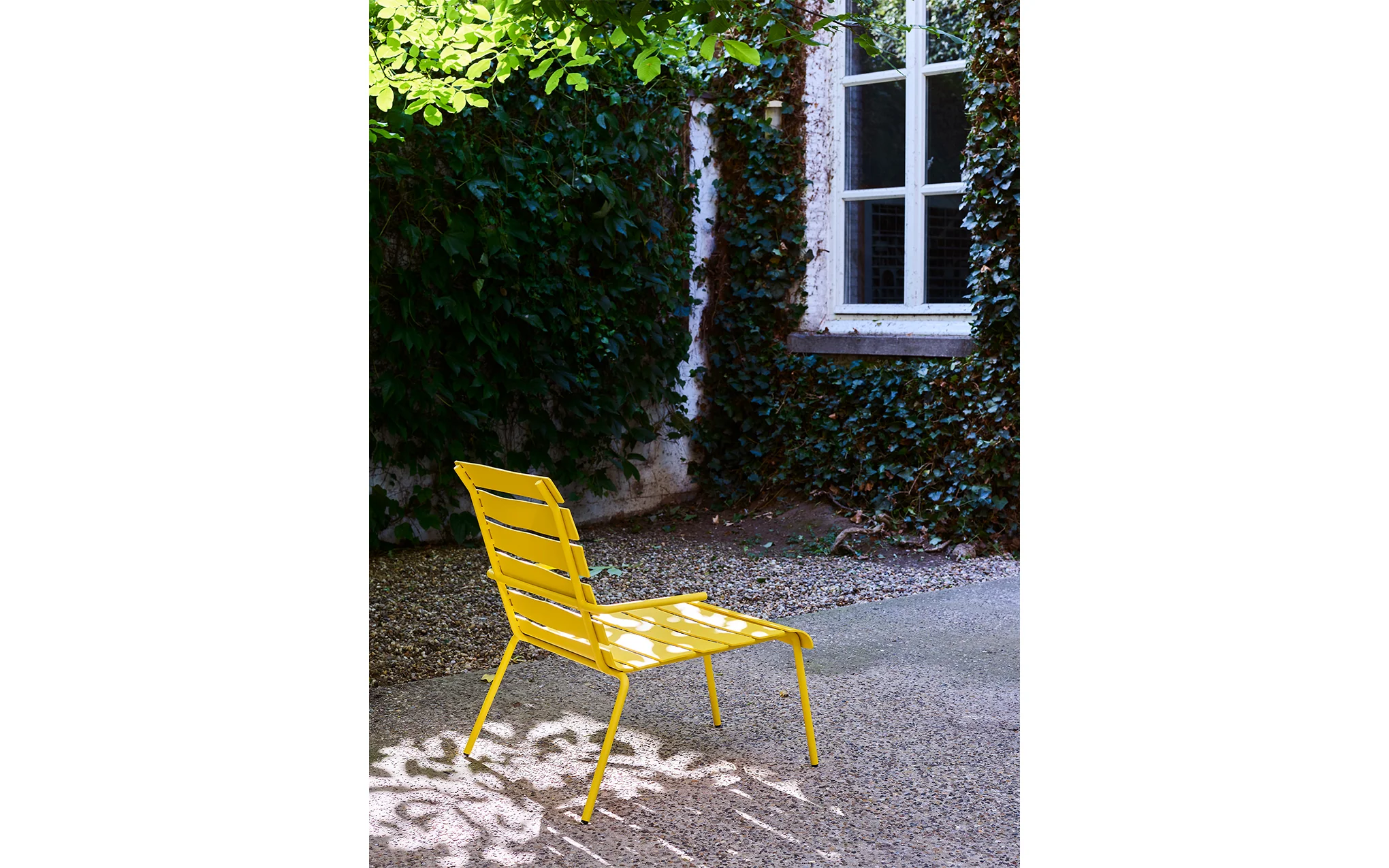 Aligned lounge chair - Image 3