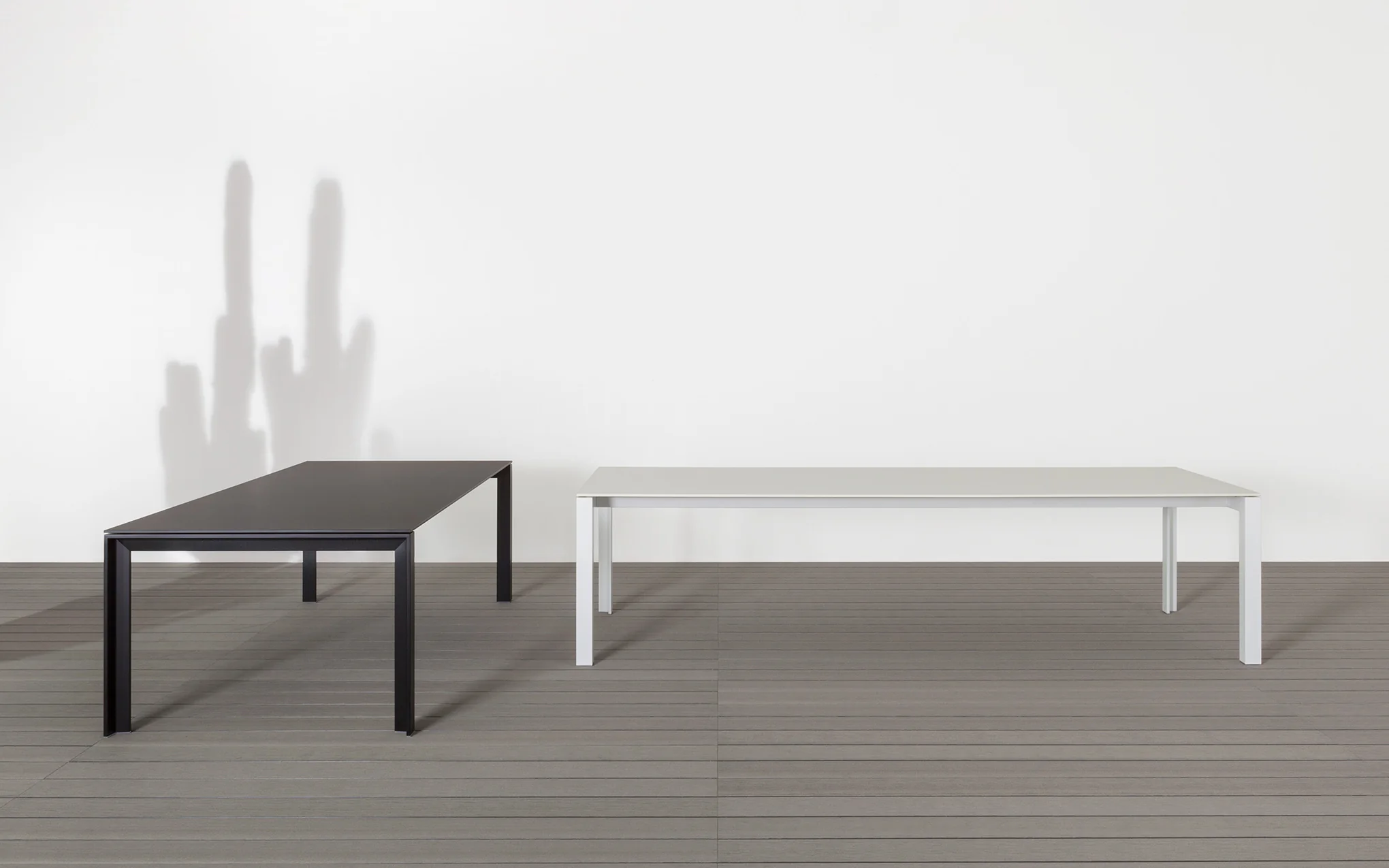 Apta table - outdoor