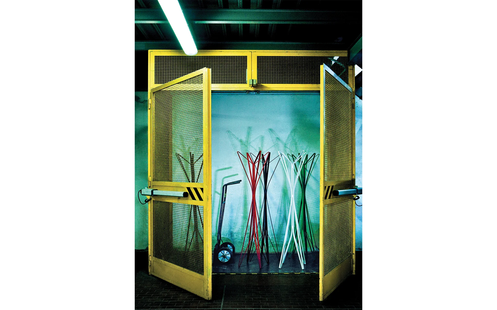 Aster clothes stand - Image 3