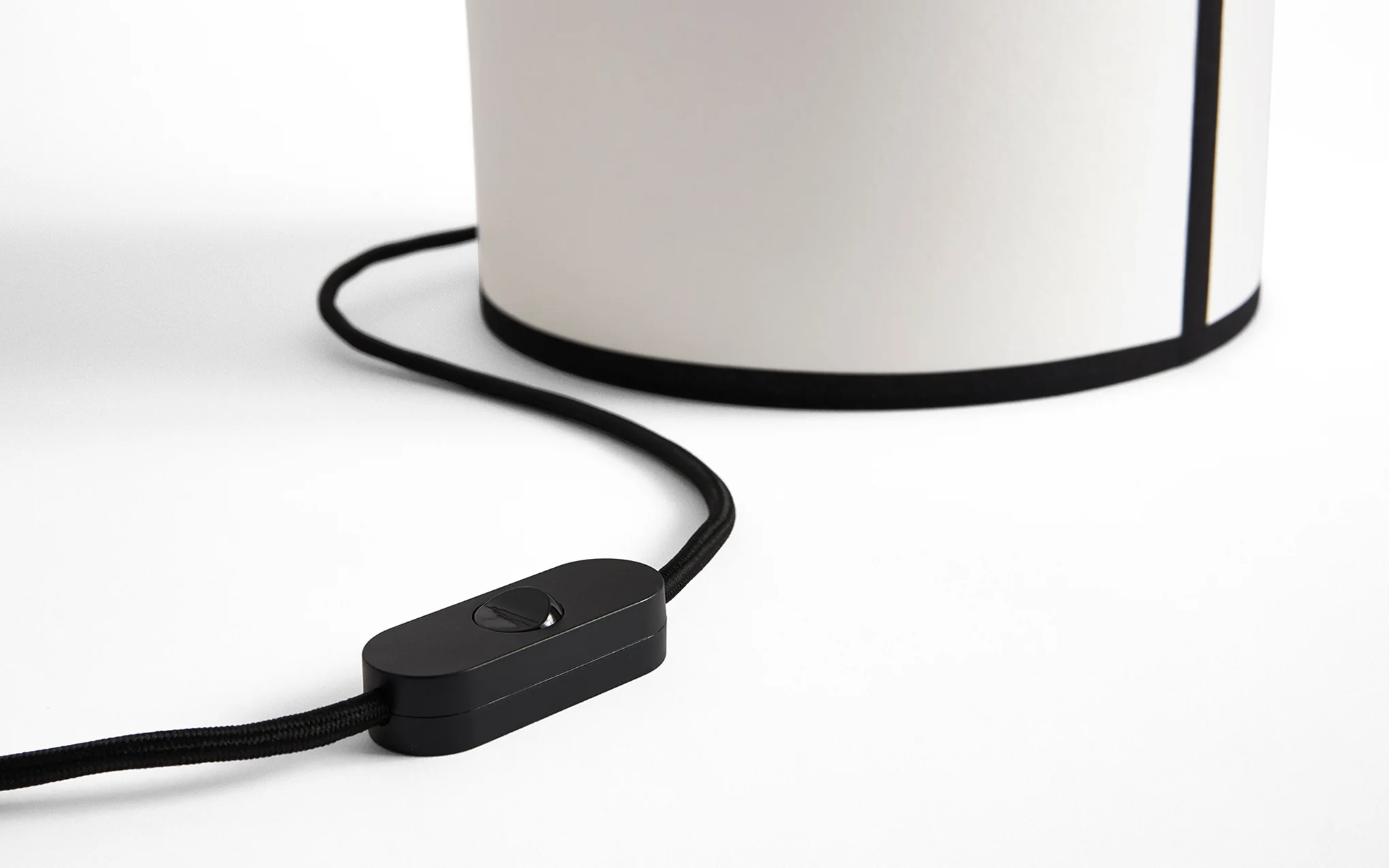 Ava Pyramid table lamp - Image 11