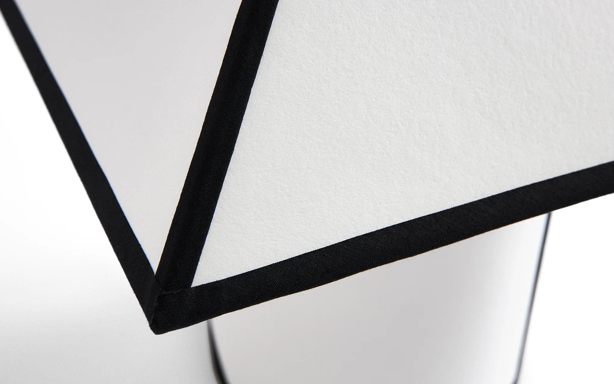 Ava Pyramid table lamp - Image 16