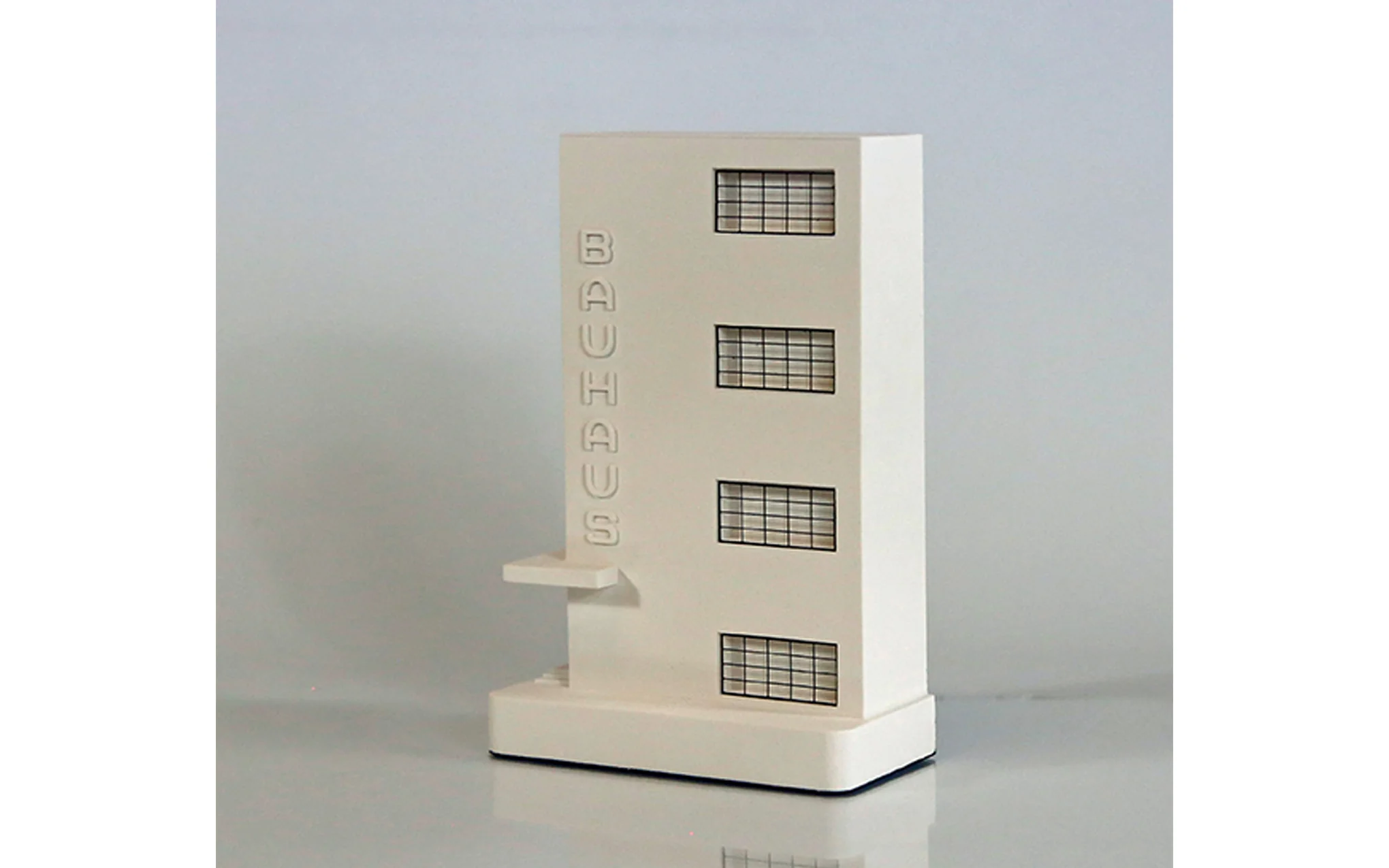 Bauhaus Dessau model building - Image 2