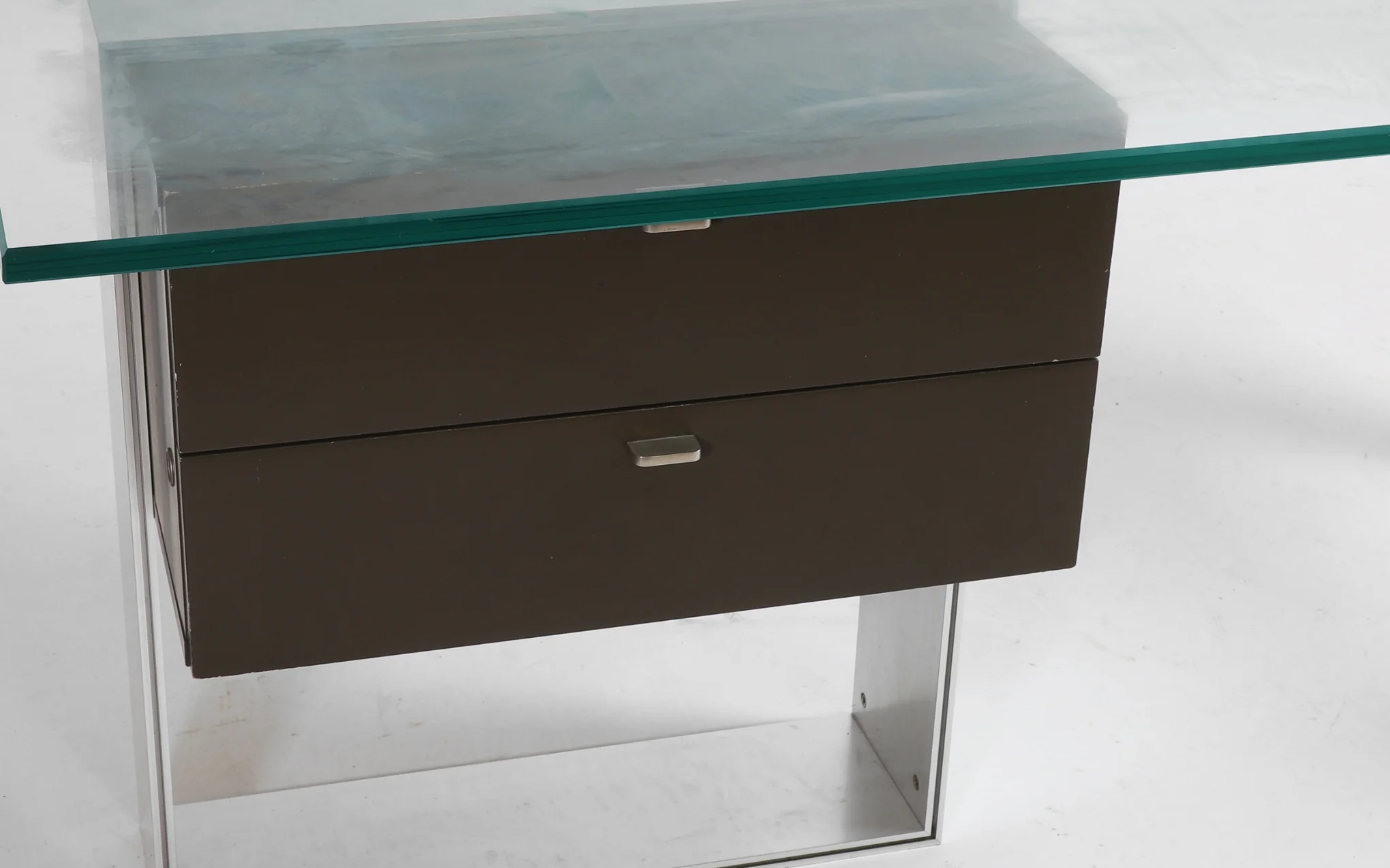 Behr International architect’s desk – glass & aluminium - Image 4