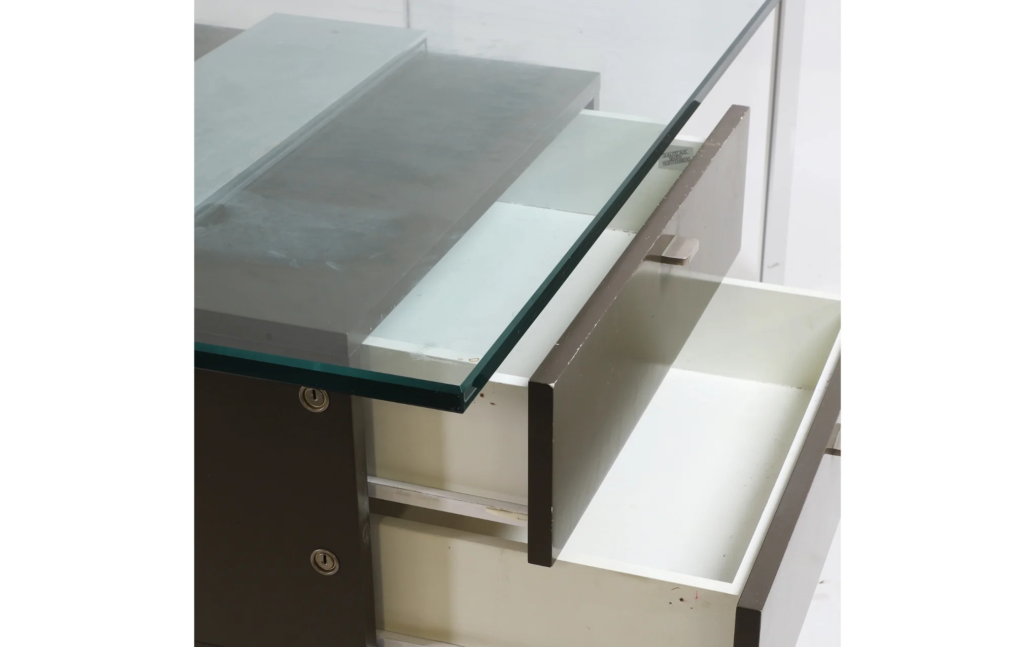 Behr International architect’s desk – glass & aluminium - Image 6