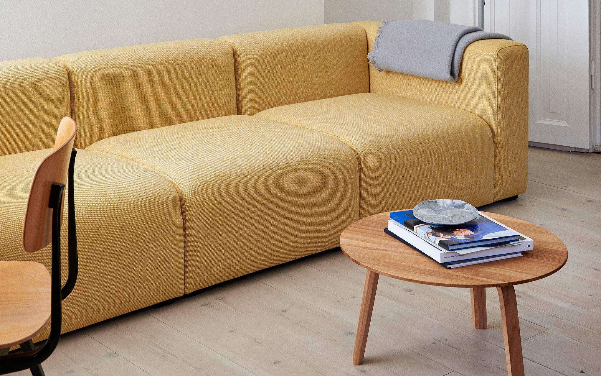 Bella coffee table - Image 17