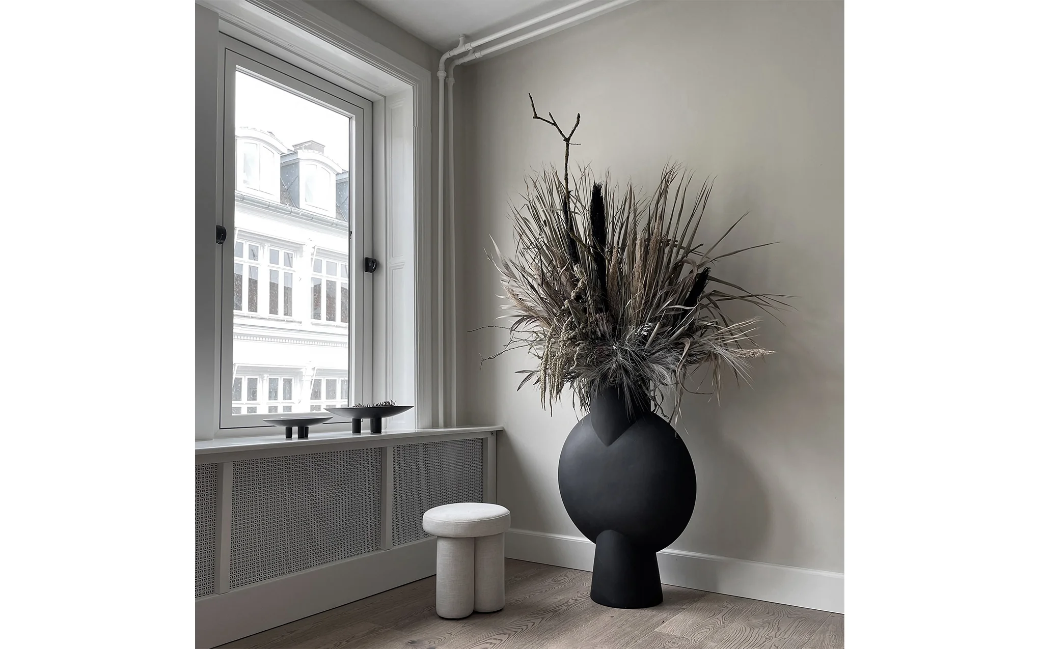 Big Foot stool - Image 10