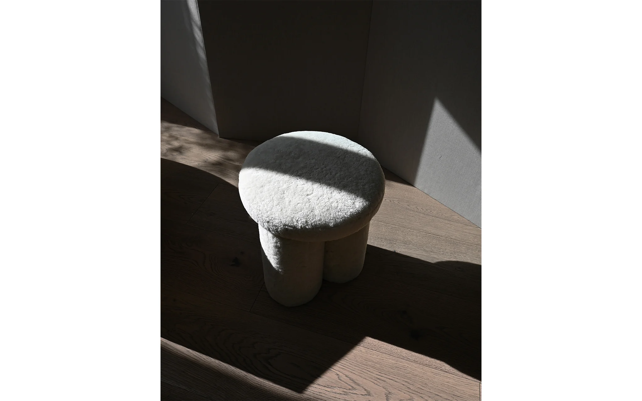 Big Foot stool - Image 12