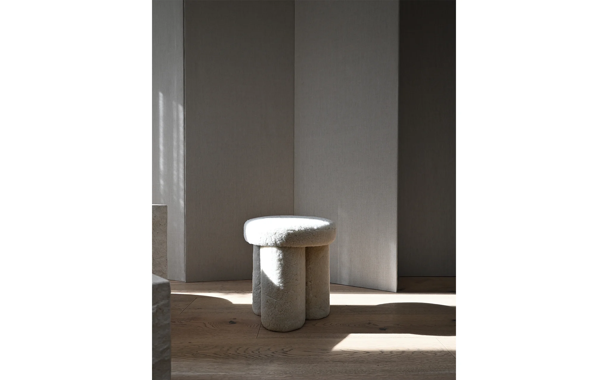 Big Foot stool - Image 13