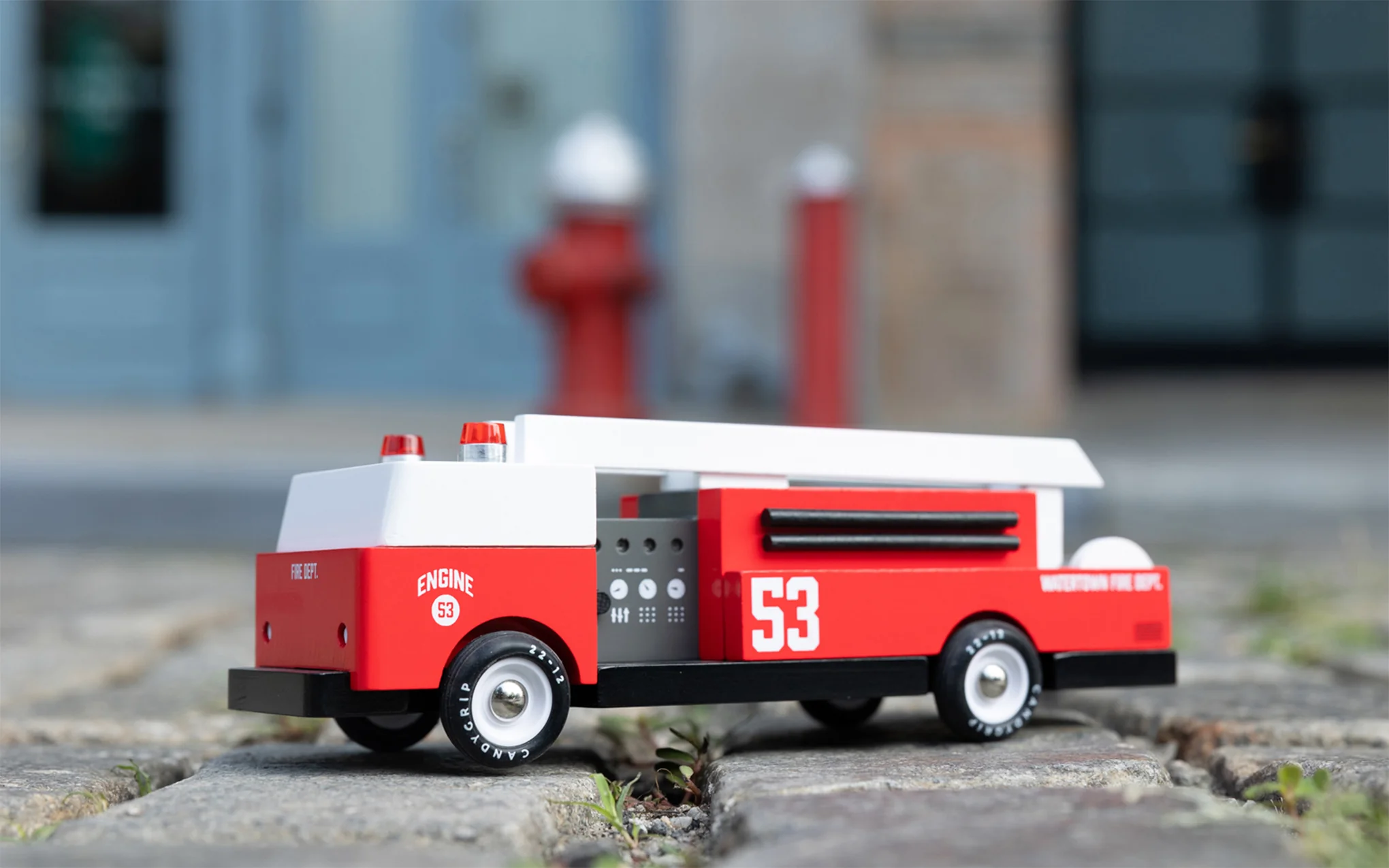 Big Red Fire Engine - Image 5