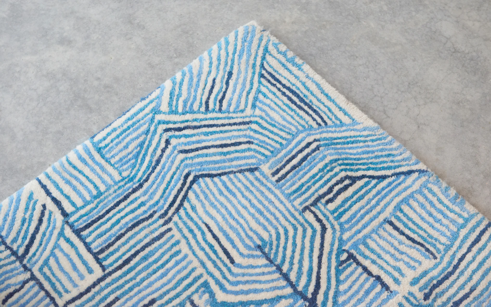Blue Lines rug - Image 2