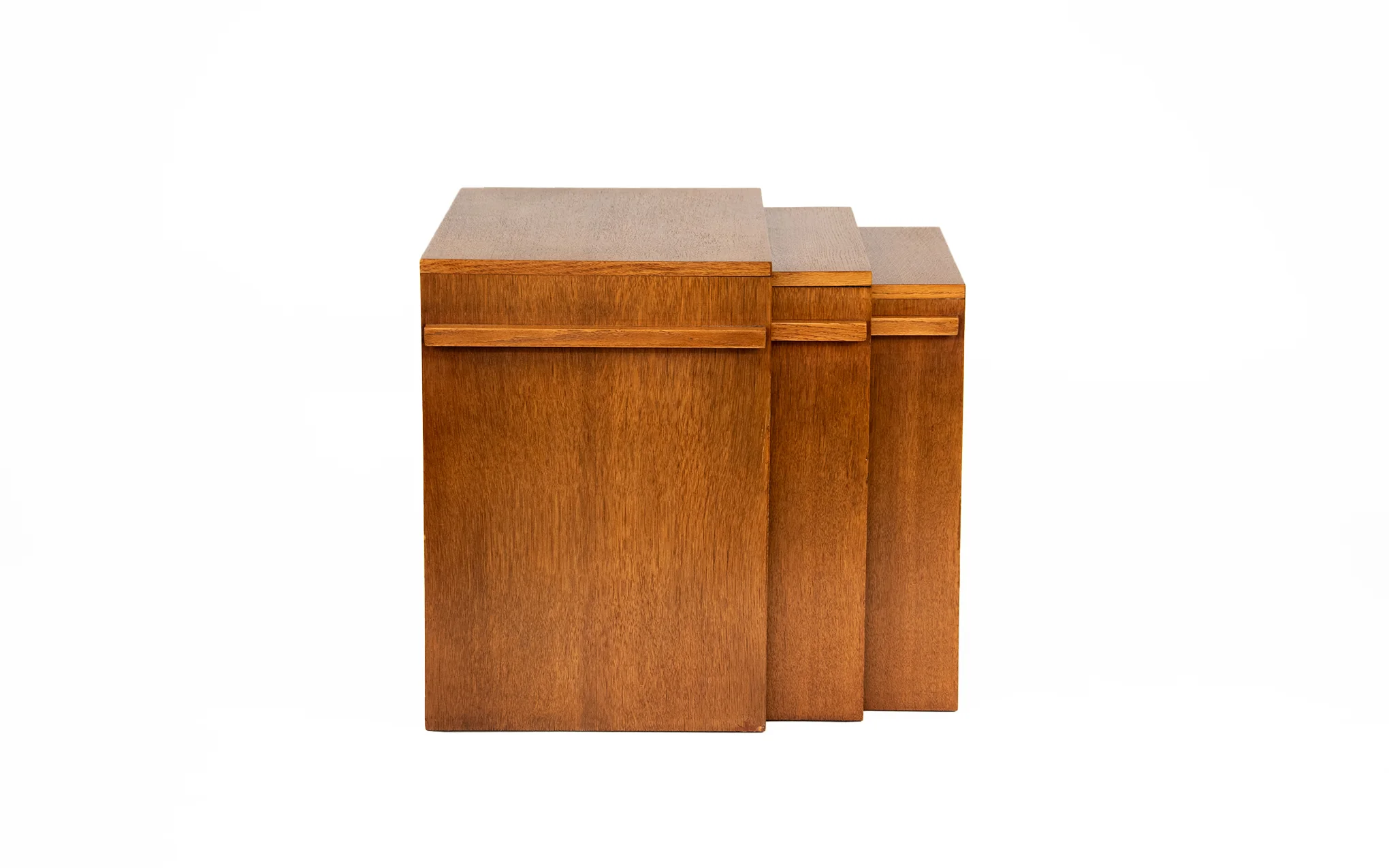 Bowman Brothers nest of 3 oak tables - Image 4