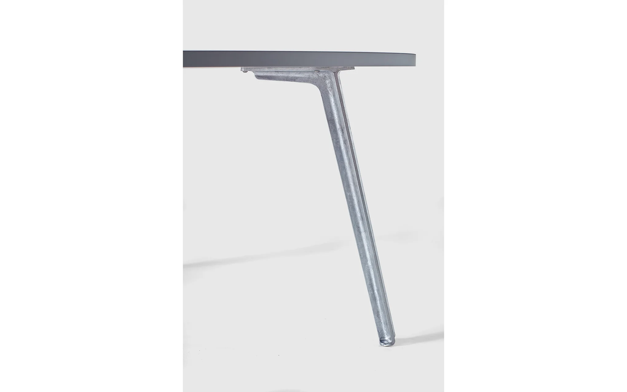 Canteen XL table - round - Image 4