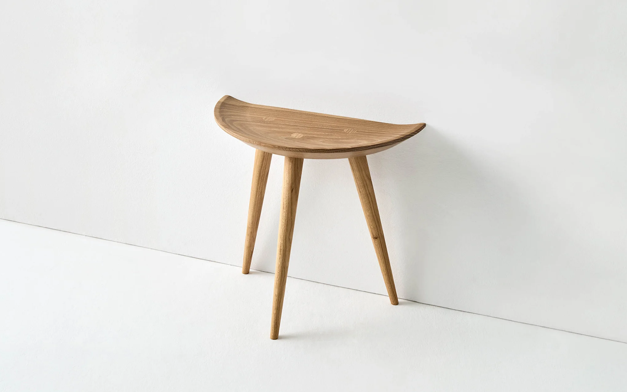 Central stool - Image 16