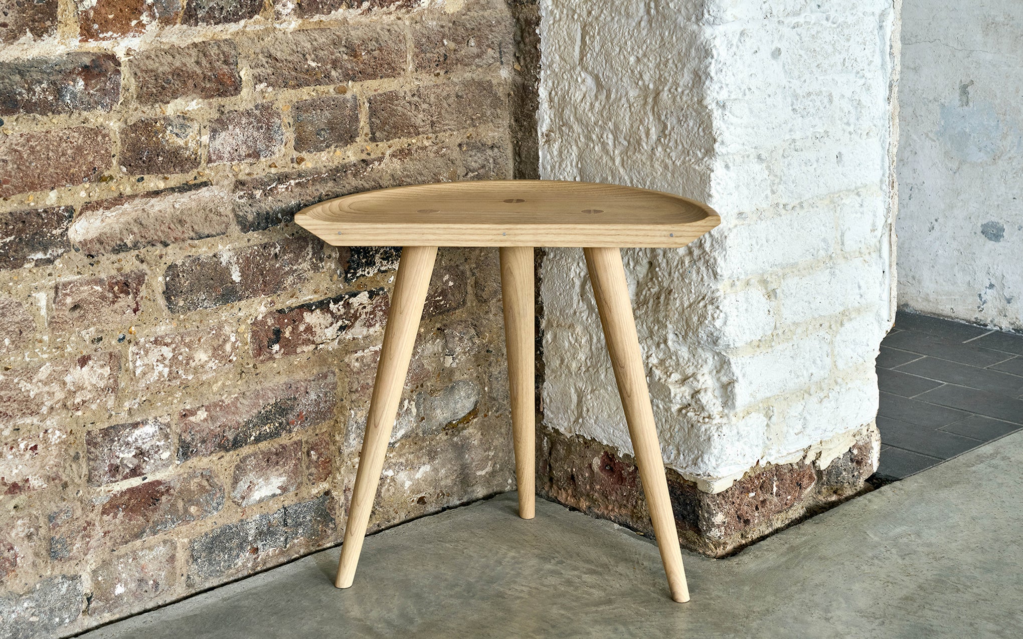 Central stool - Image 19