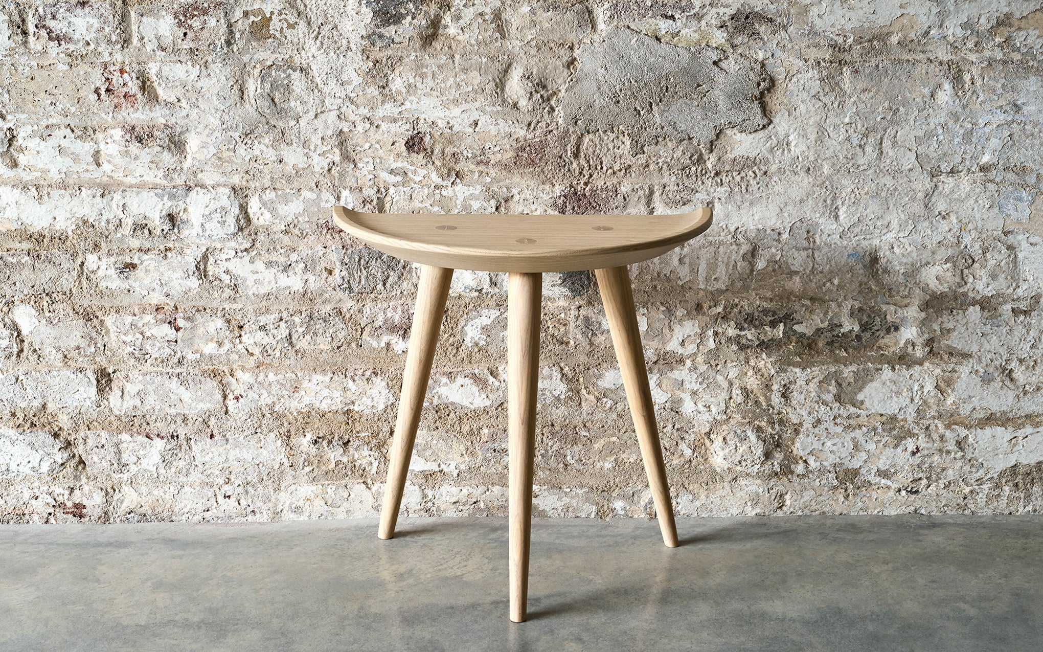 Central stool - Image 20
