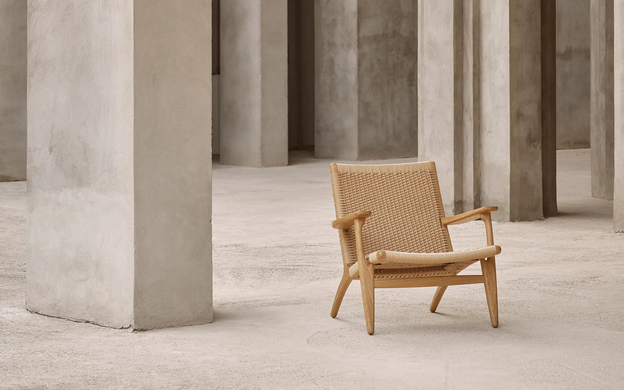 CH25 armchair - Image 10