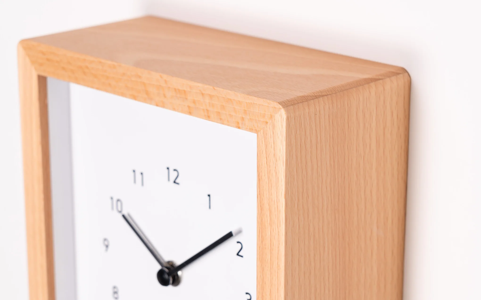 Chambre Blanc wall clock - Image 3