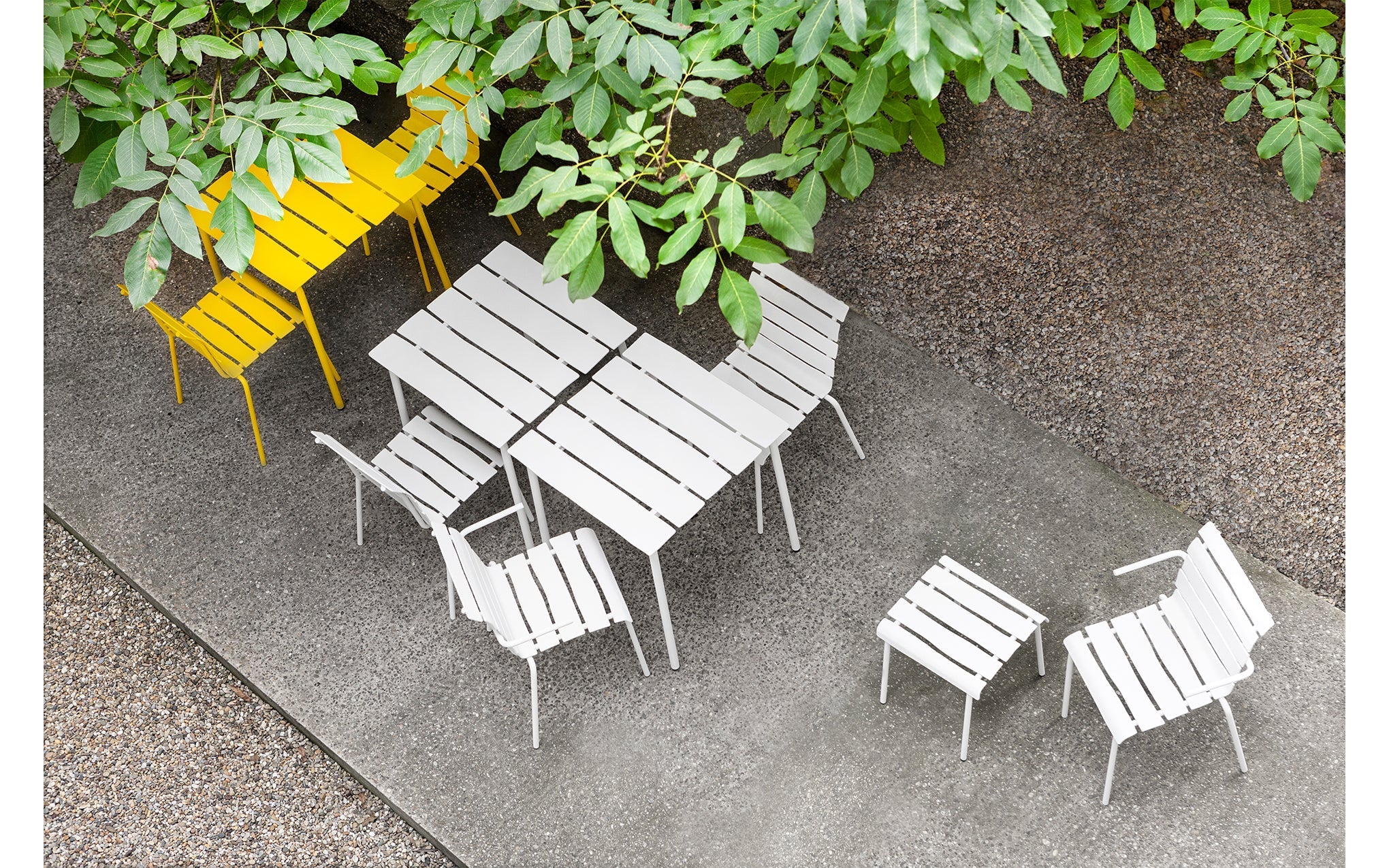 Aligned dining table - small - Image 6