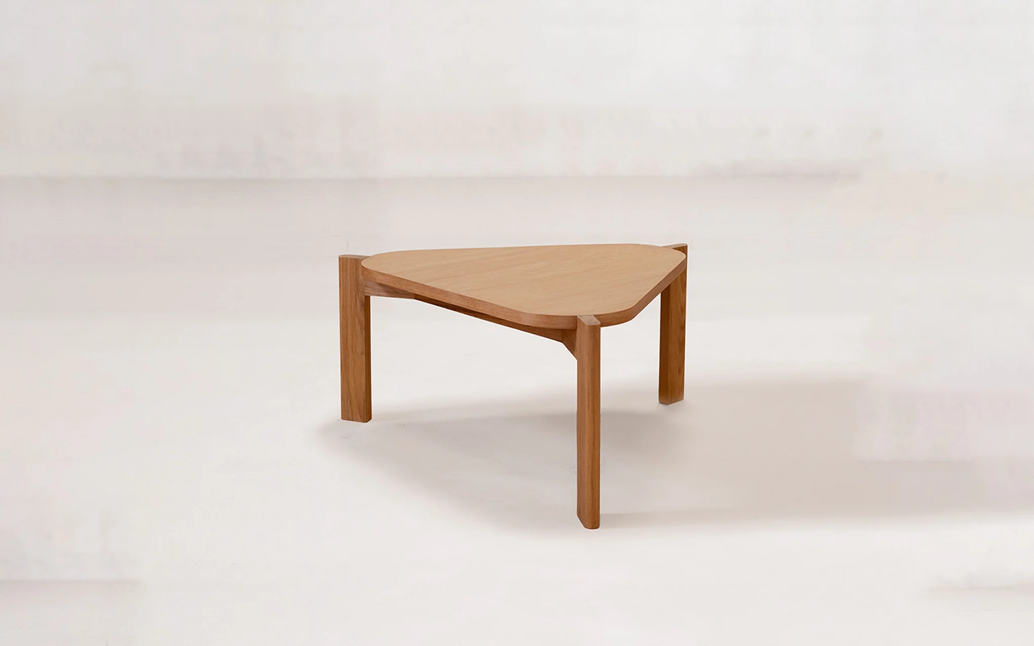Three legged coffee table - Image 3