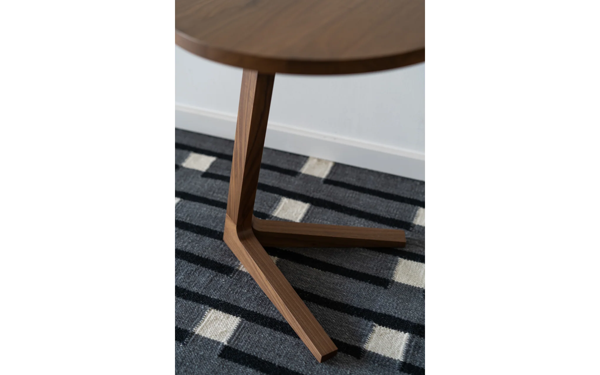 Cross side table - Image 9