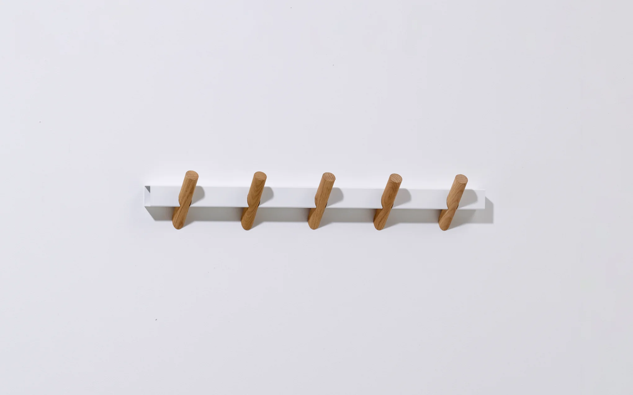 Crosscut coat hooks