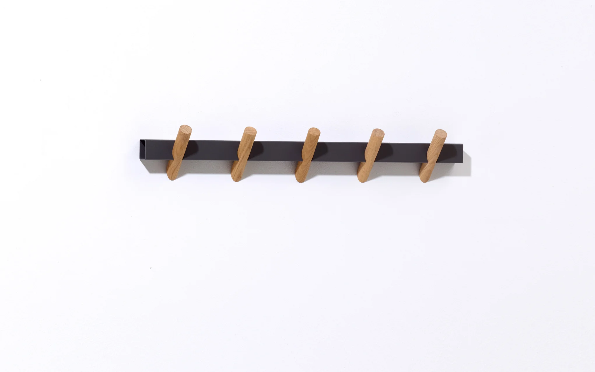 Crosscut coat hooks - Image 2