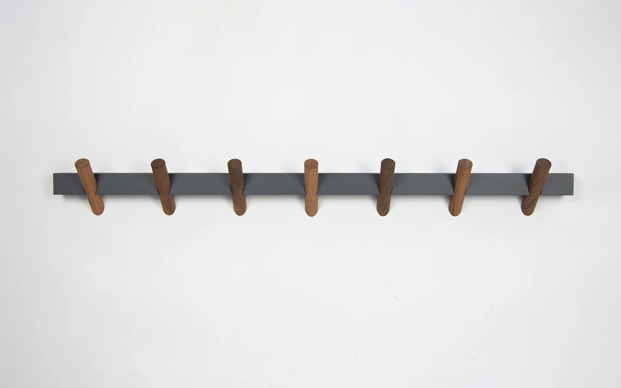 Crosscut coat hooks - Image 7