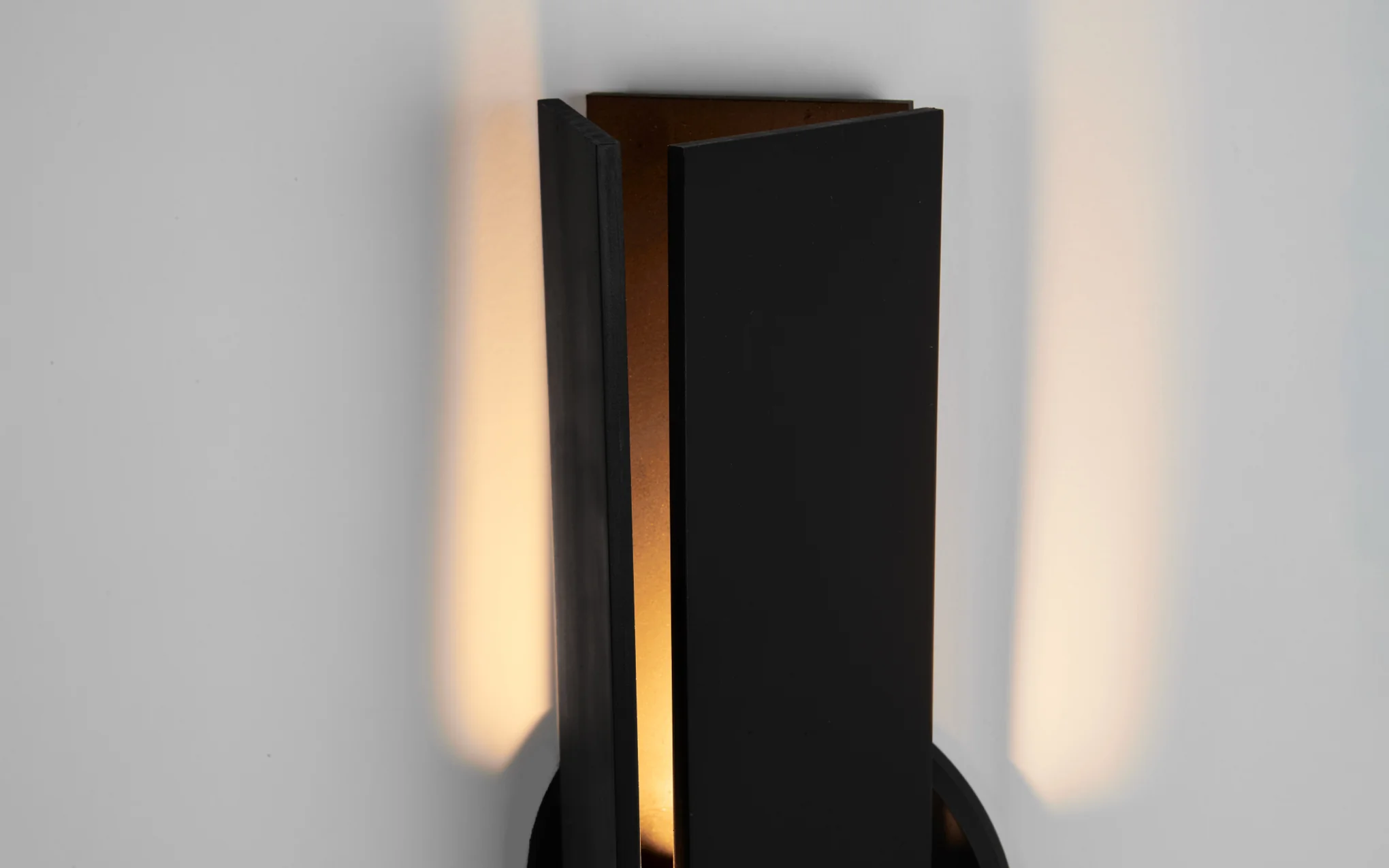 Delta sconce - Image 8