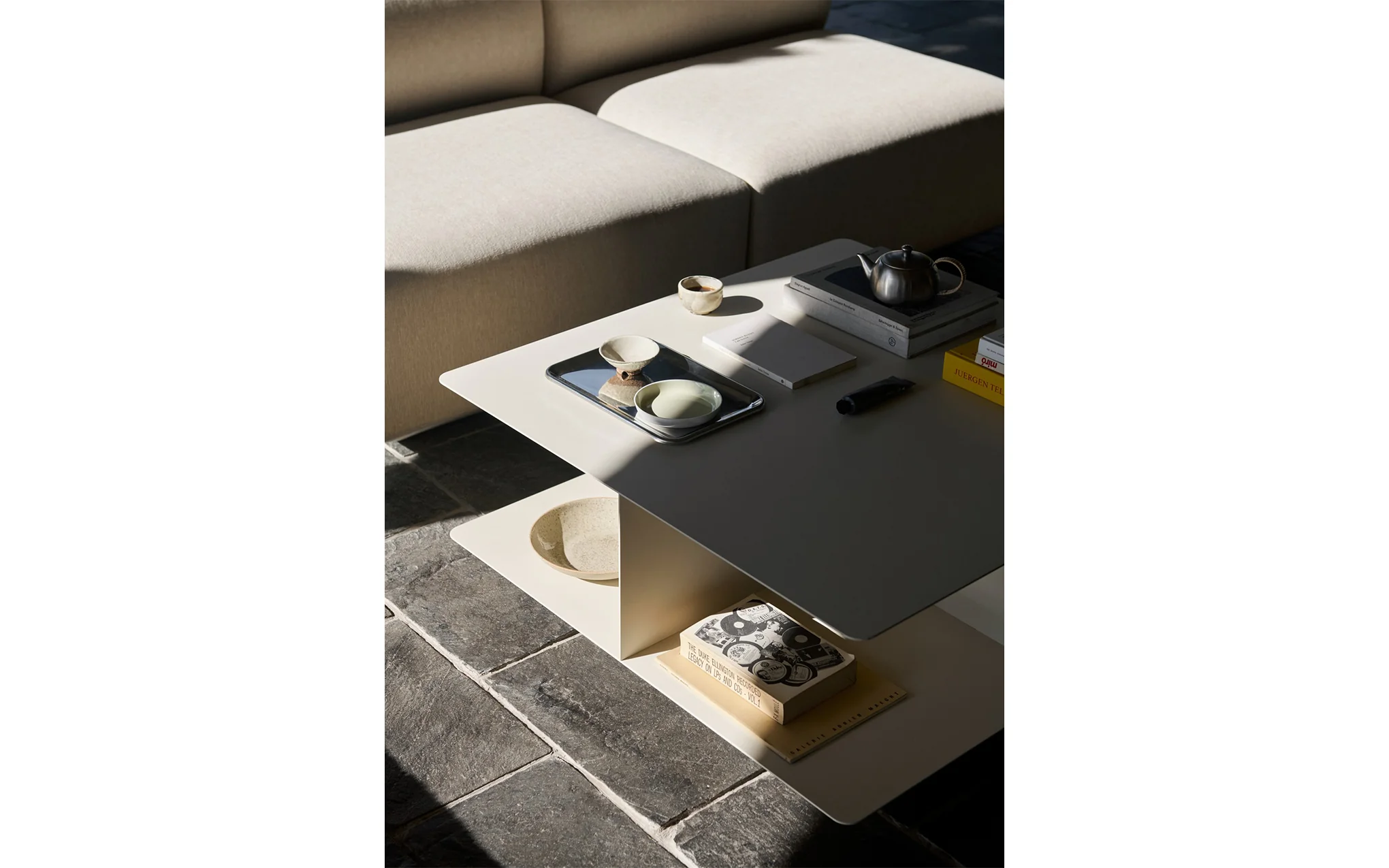 Develius EV3 coffee table - Image 6