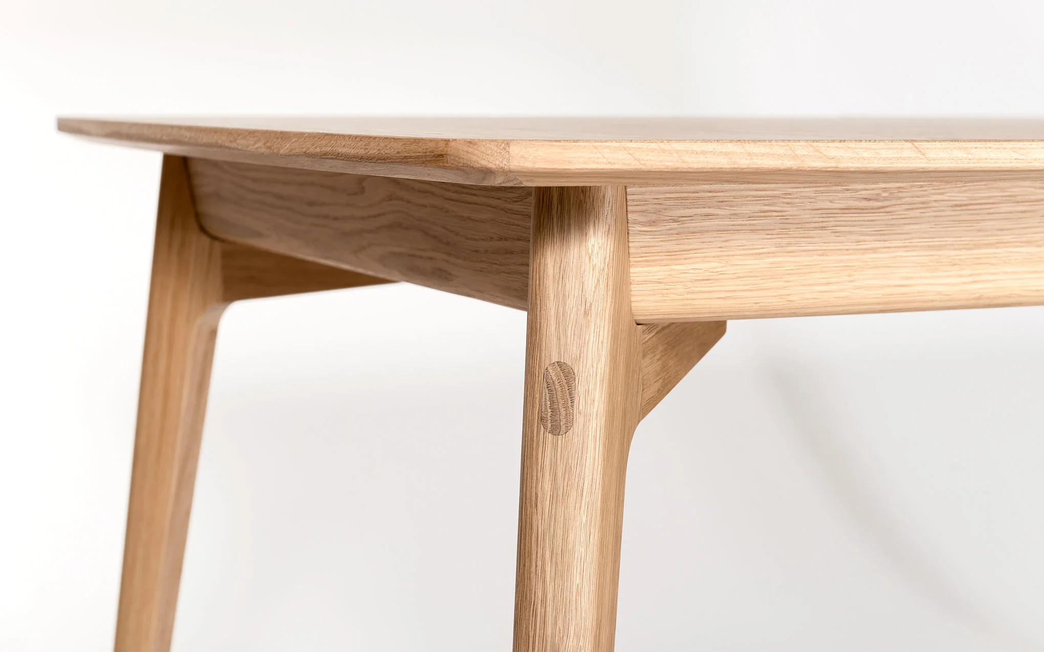Dulwich extending table - Image 9