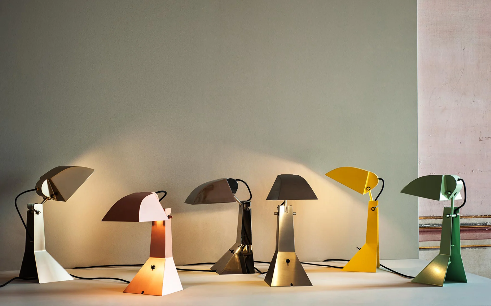 E63 table light - Image 2