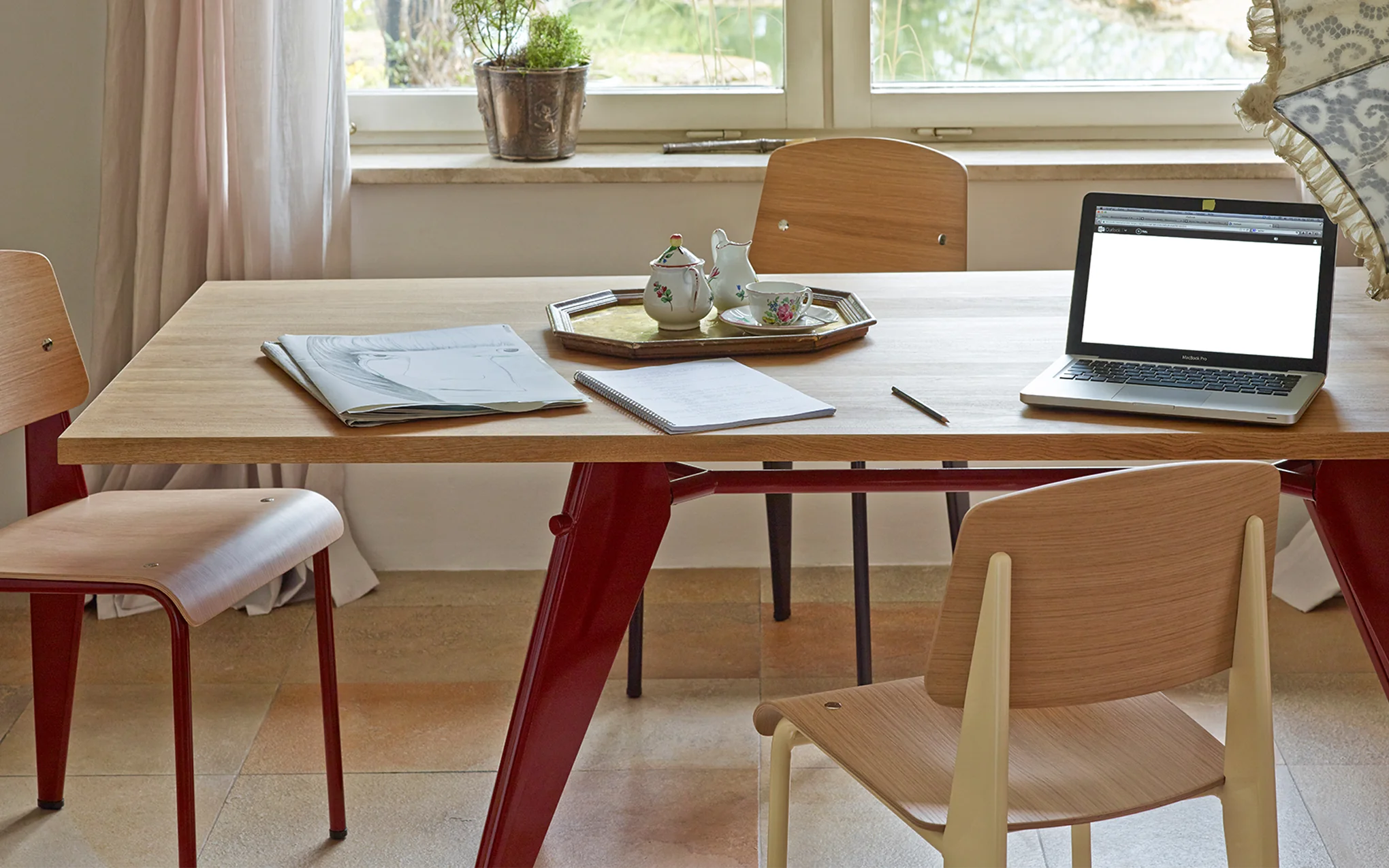 EM table - Image 14