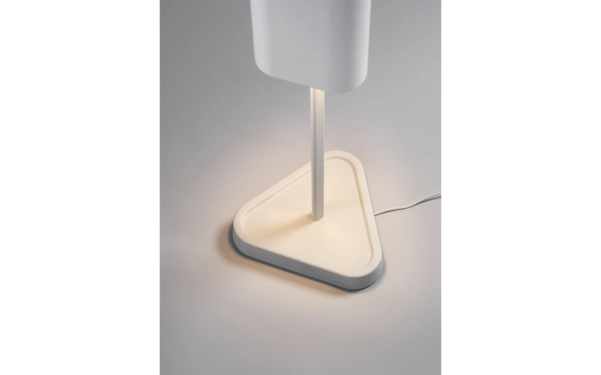 Ex-Display Emi table light - dark blue - Image 15