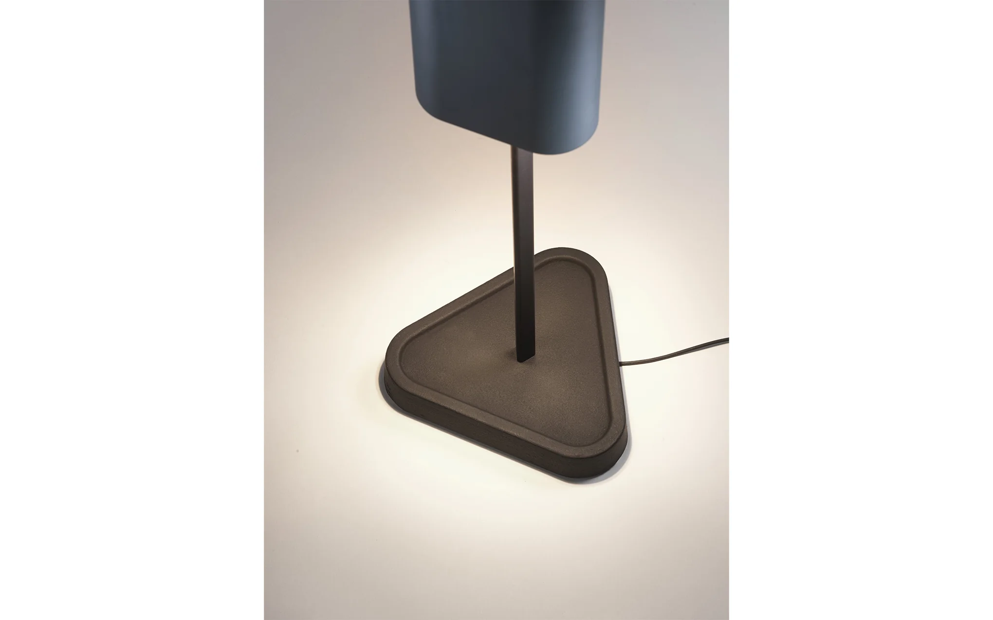 Ex-Display Emi table light - dark blue - Image 3