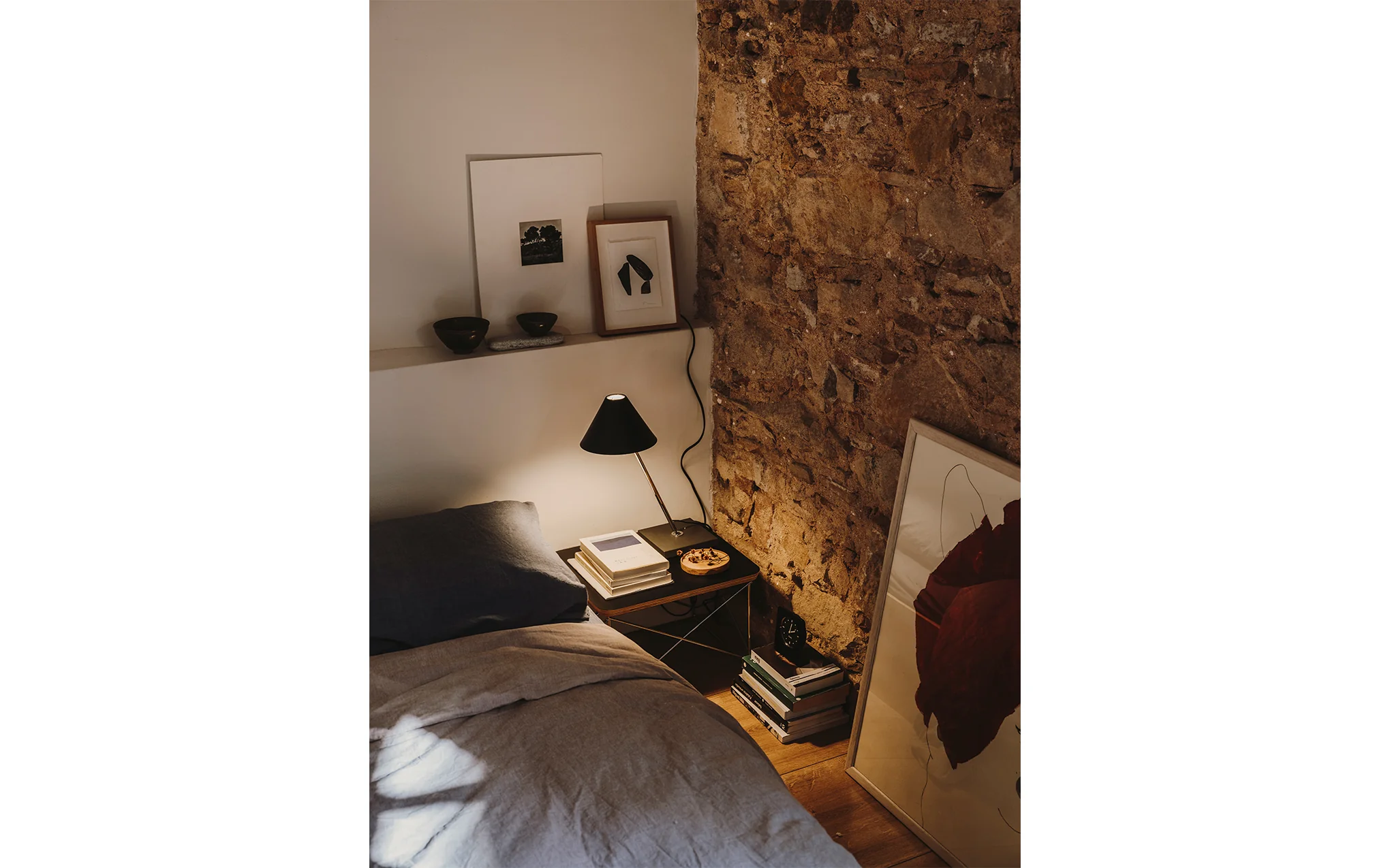 Ex-Display Gira table light - black anodized aluminium - Image 4