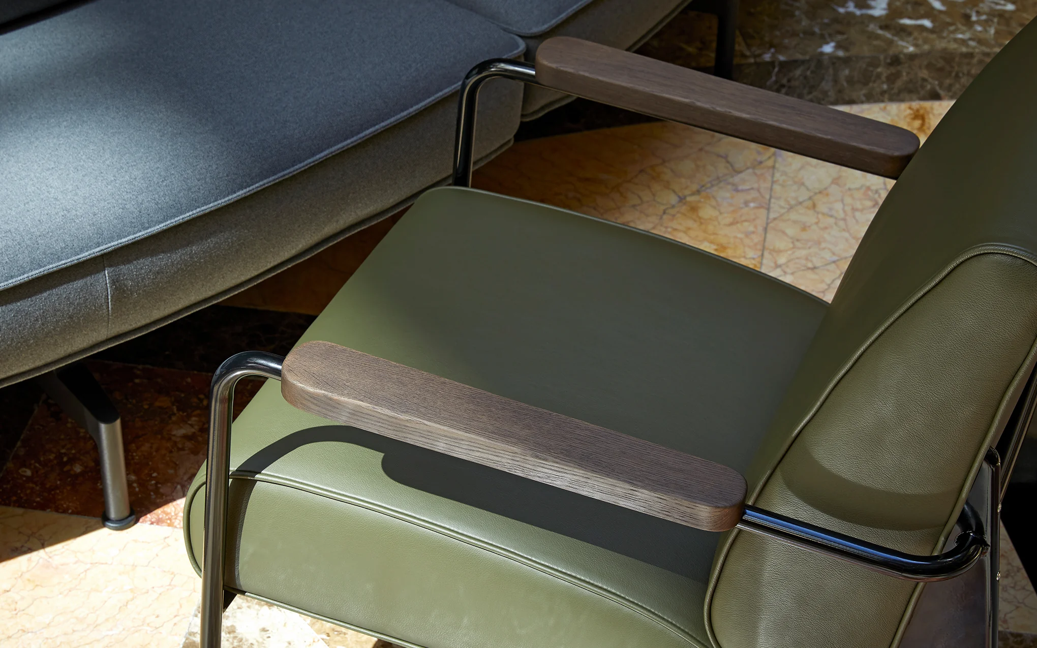 Fauteuil de Salon armchair - Image 10