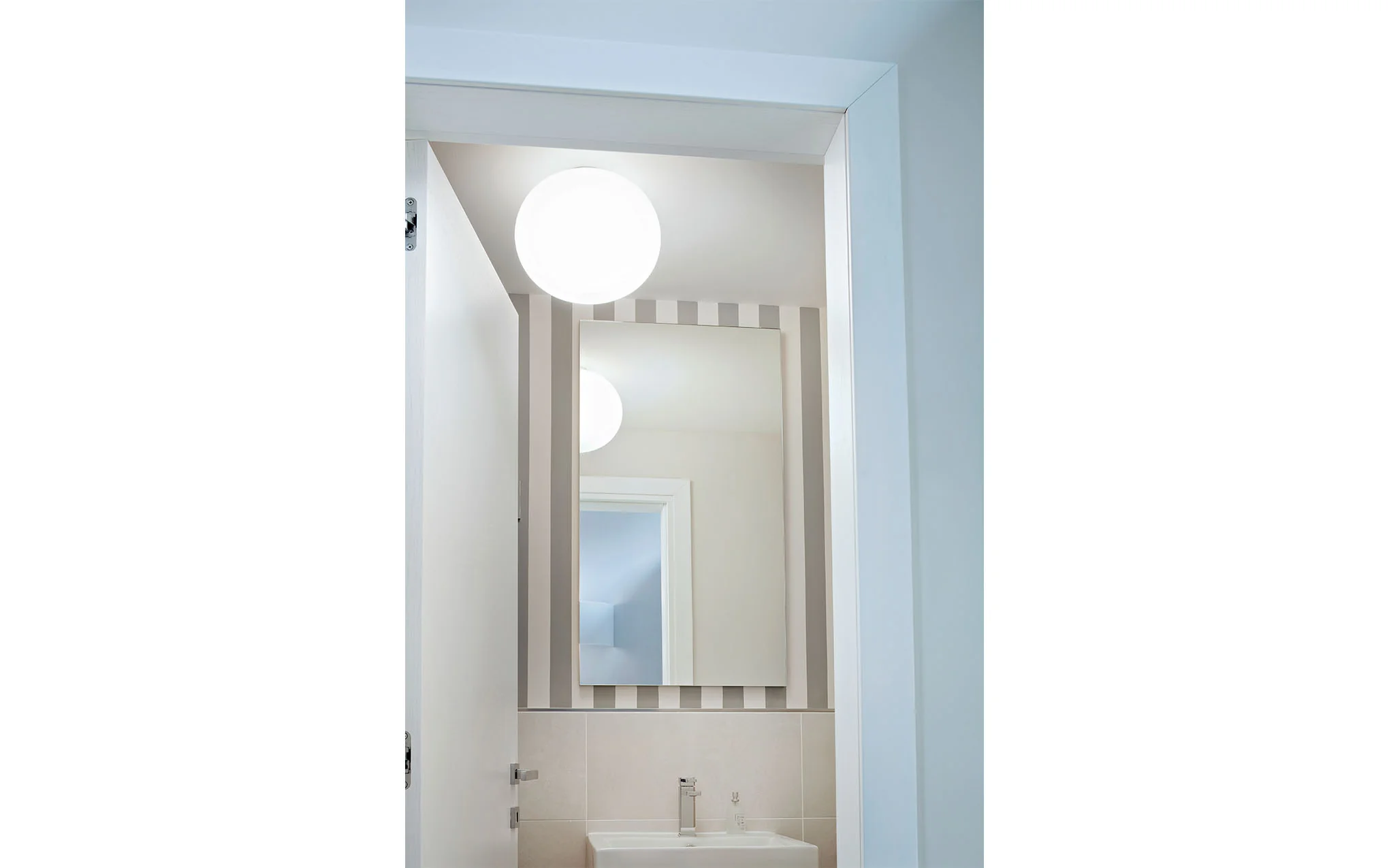 Glo-Ball ceiling/wall light - Image 5