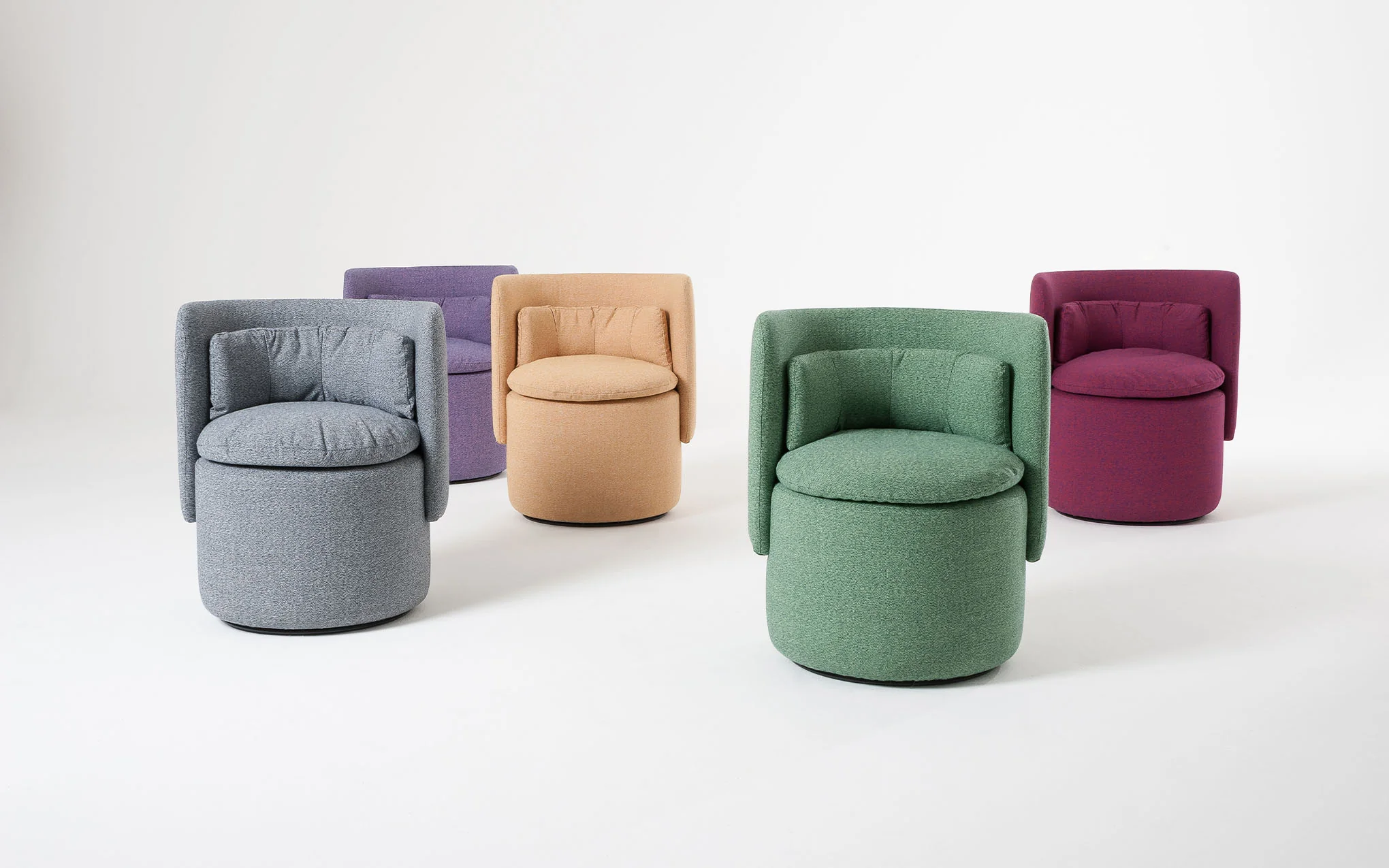 Group cocktail chair with fixed base - Image 10