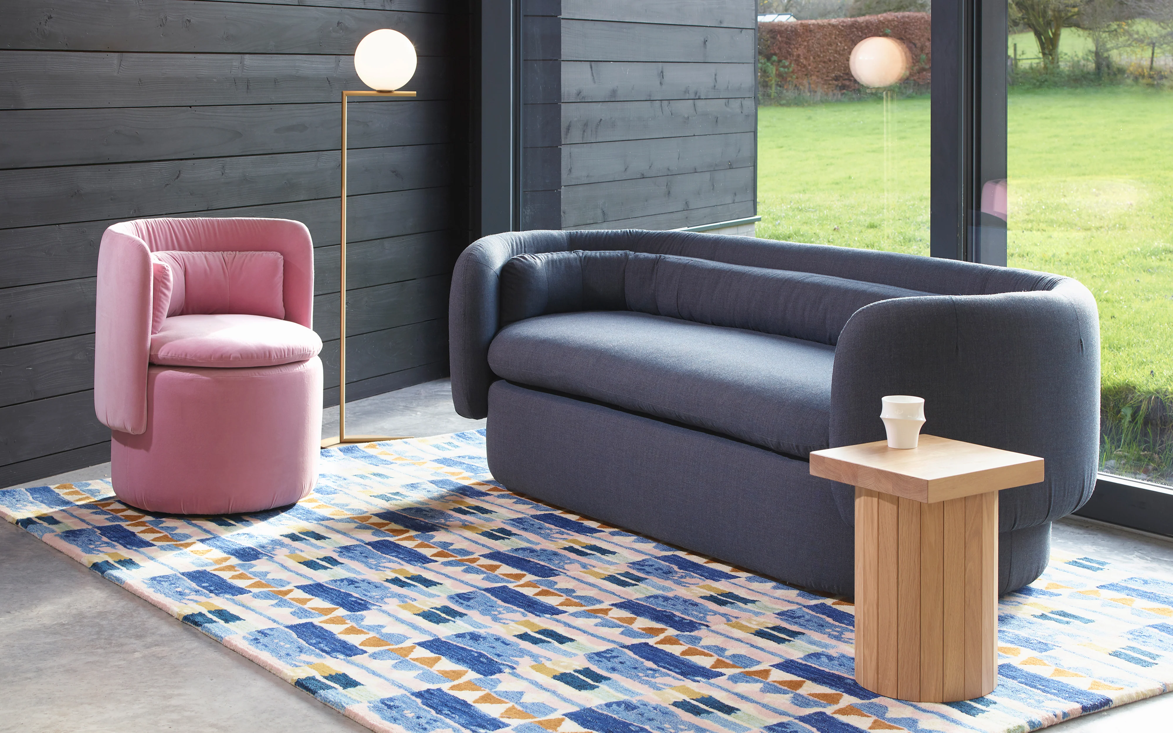 Group cocktail chair with fixed base - Image 3