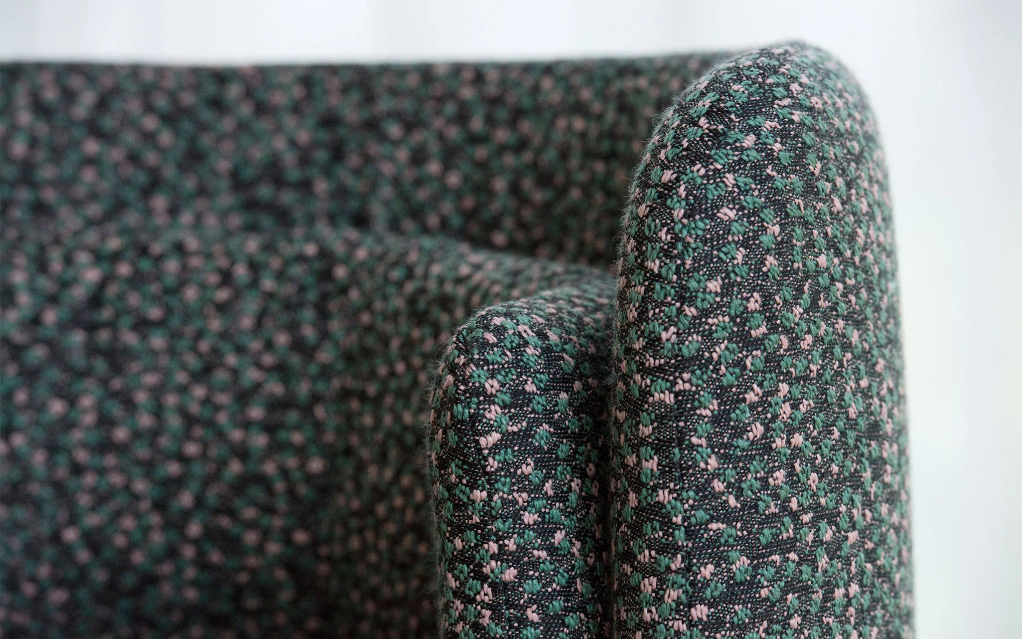 Group four seat sofa - informal - Image 3