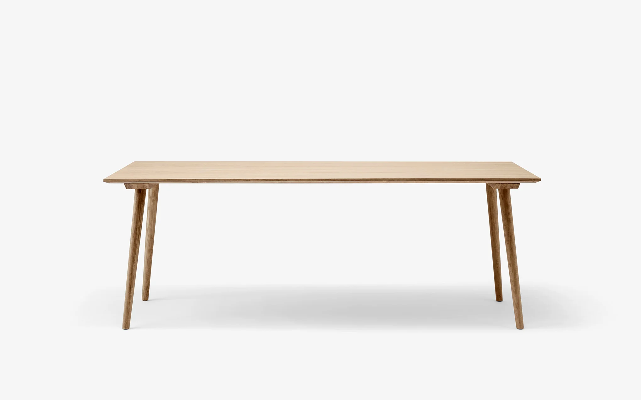 In Between table - rectangular