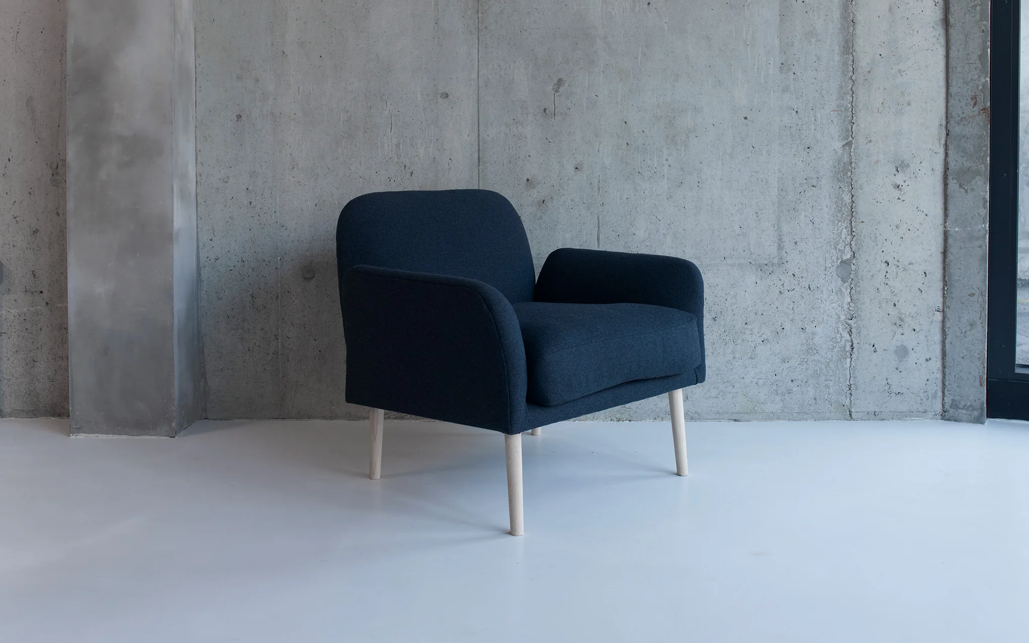 Kenneth armchair with cushion - Image 2