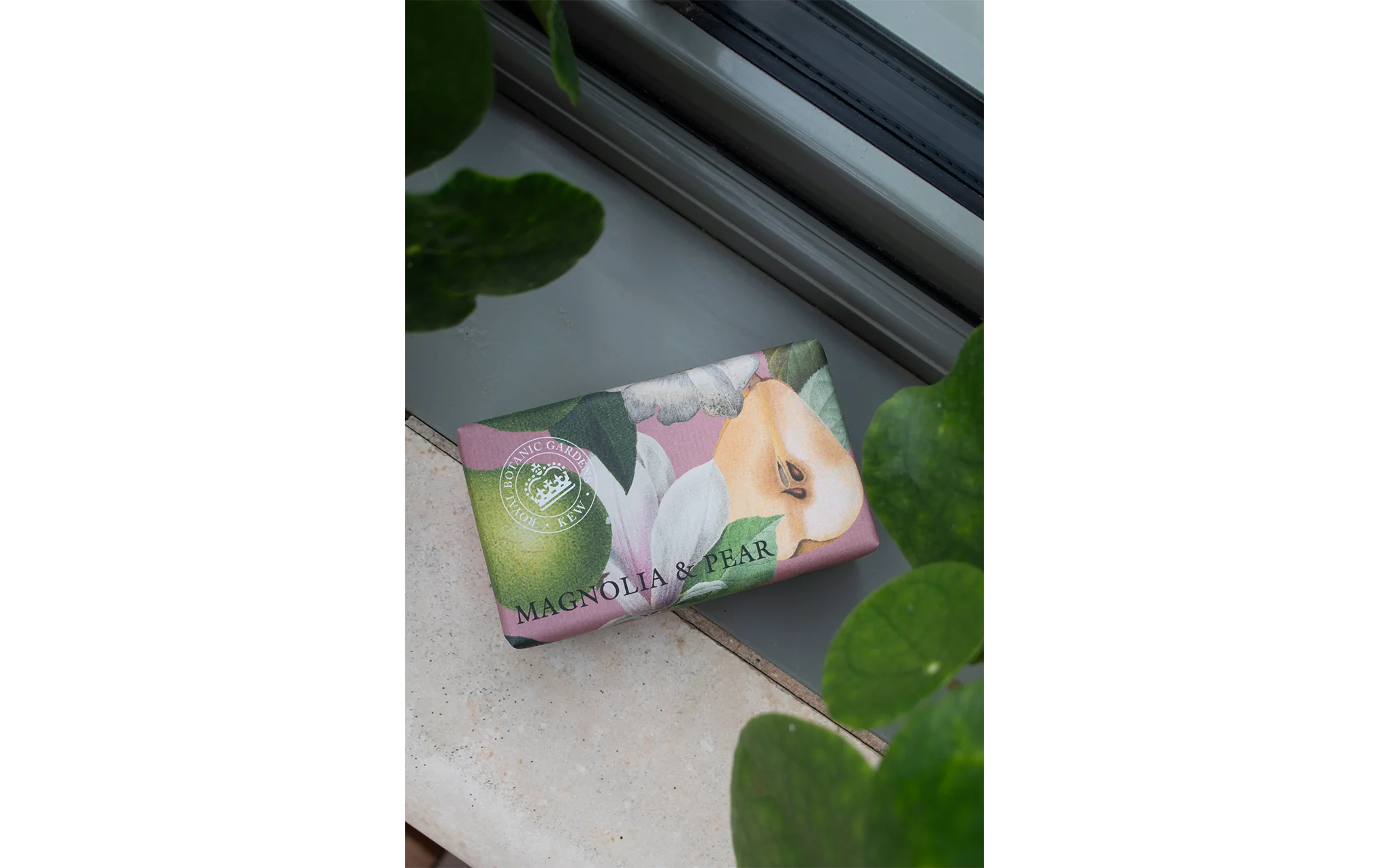 Kew Garden soap bar - magnolia & pear - Image 2