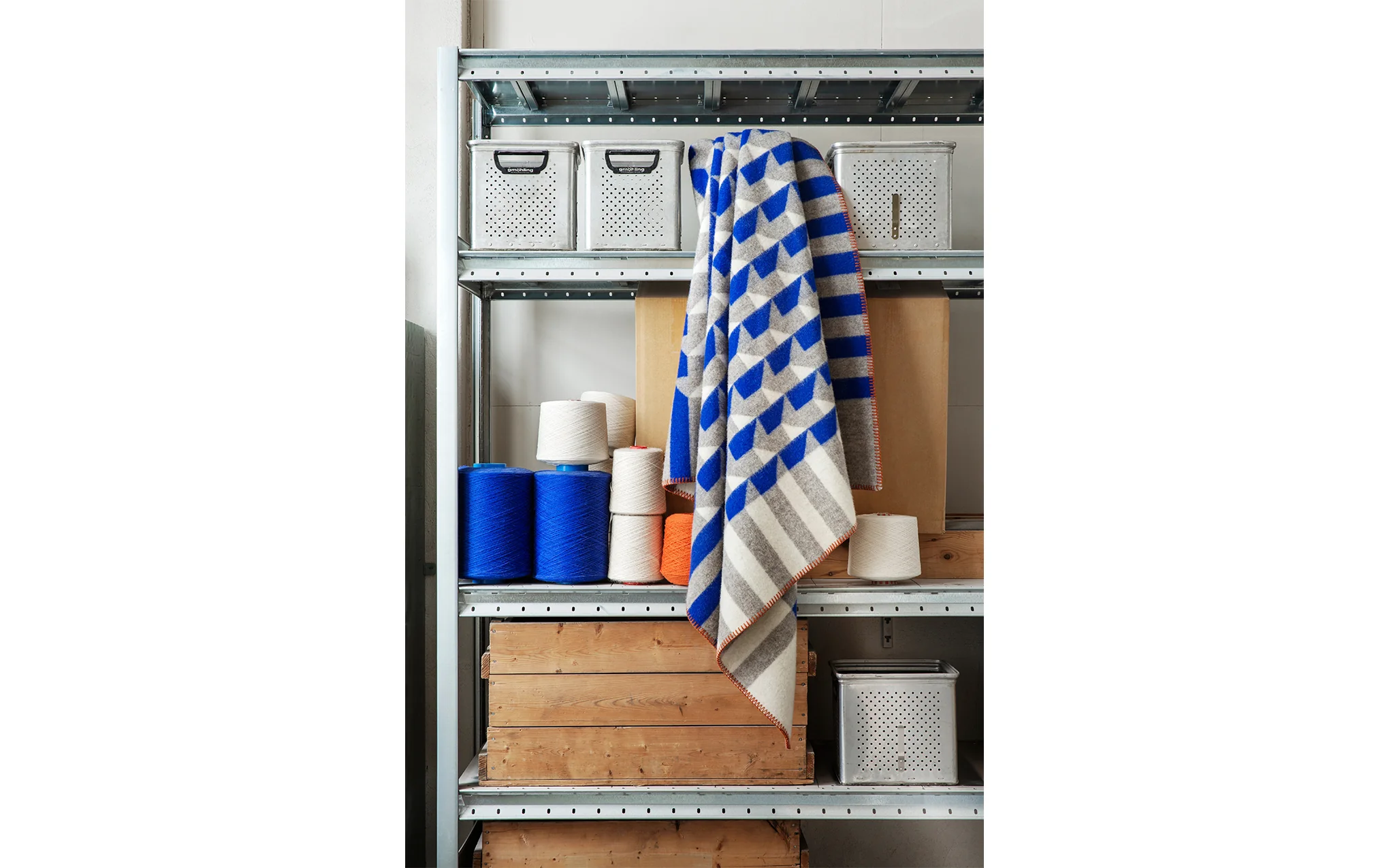 Kvam throw - blue - Image 12