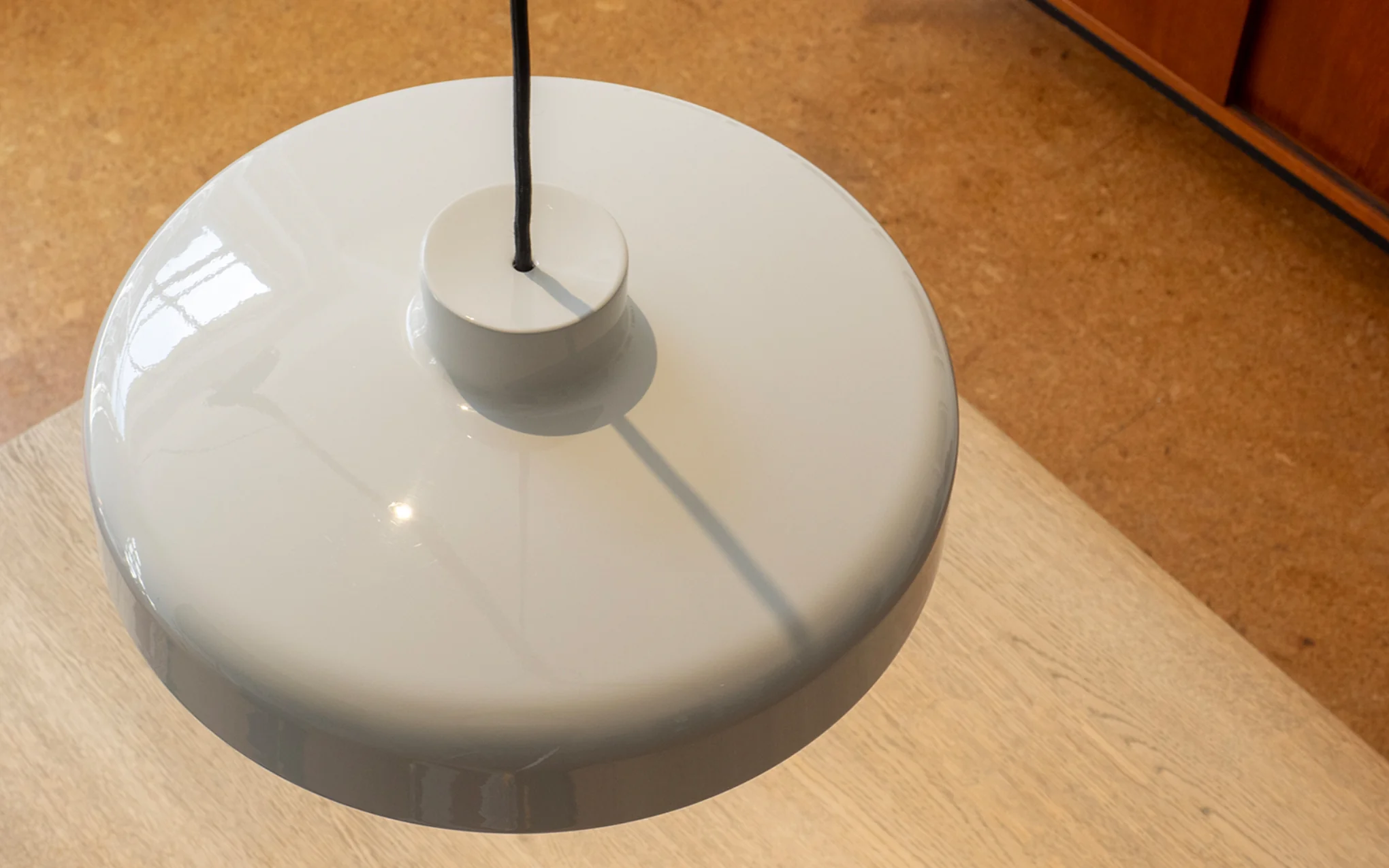 Lacquer pendant - Image 11