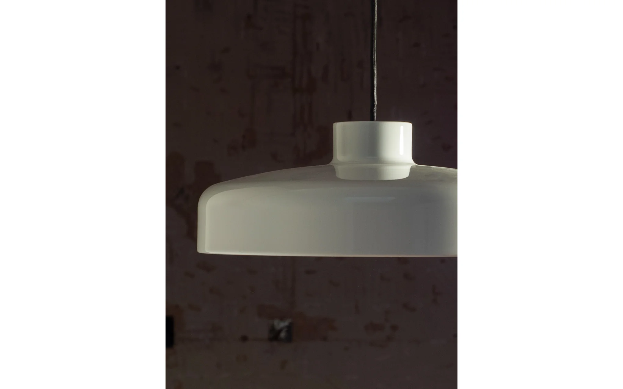 Lacquer pendant - Image 12